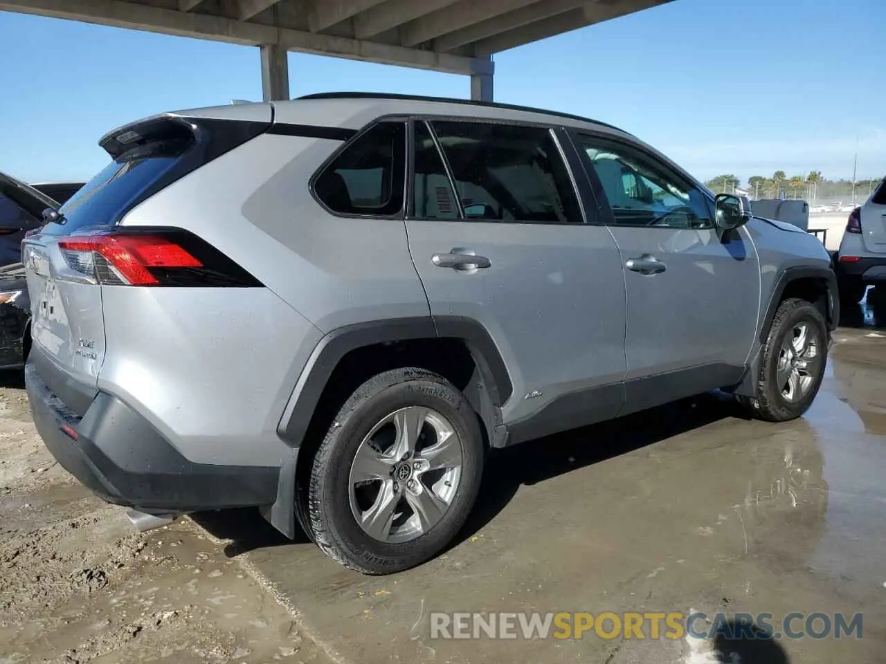 3 Фотография поврежденного автомобиля 2T3RWRFV6RW202332 TOYOTA RAV4 2024