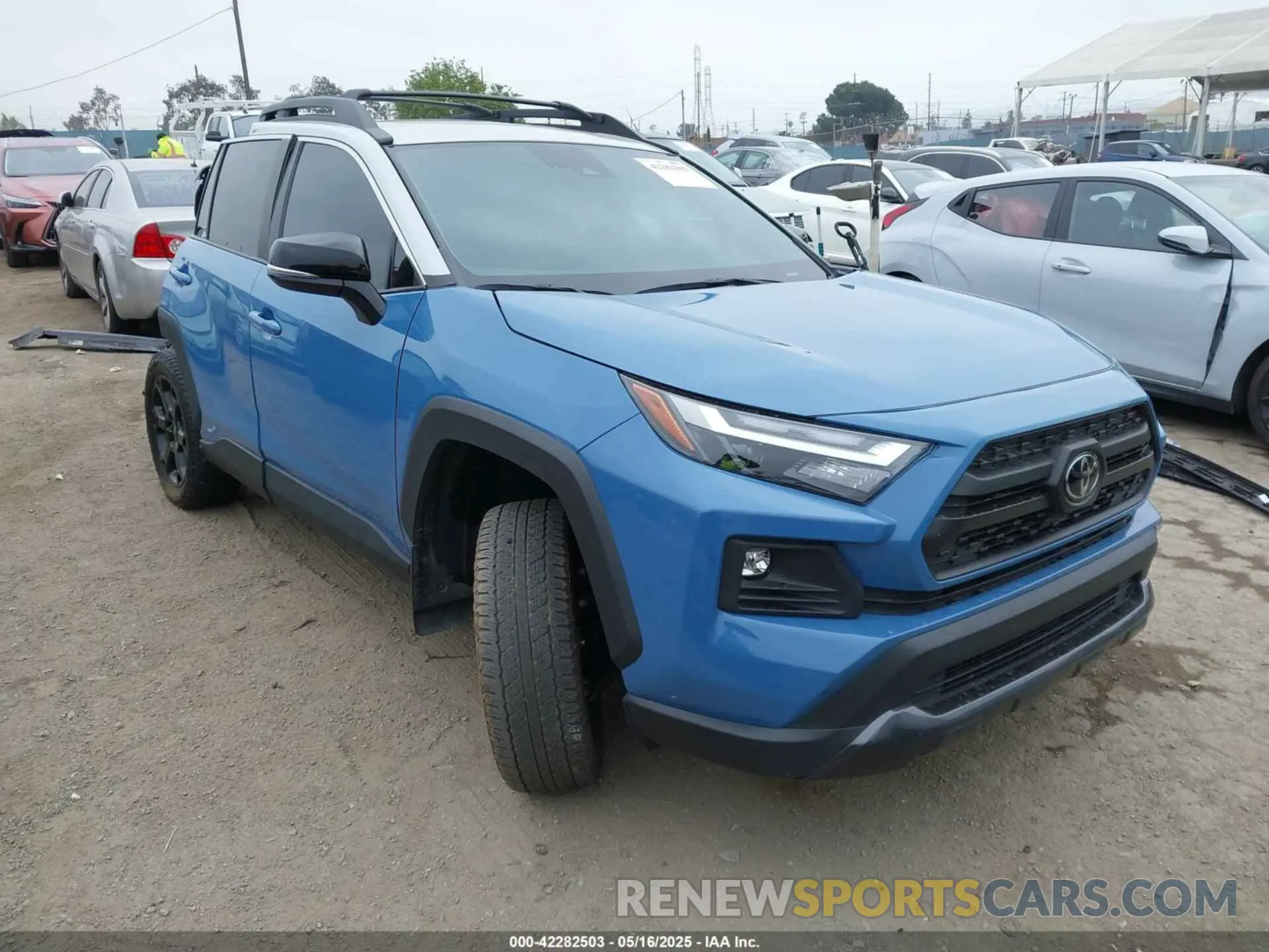 1 Photograph of a damaged car 2T3S1RFV4RW425470 TOYOTA RAV4 2024