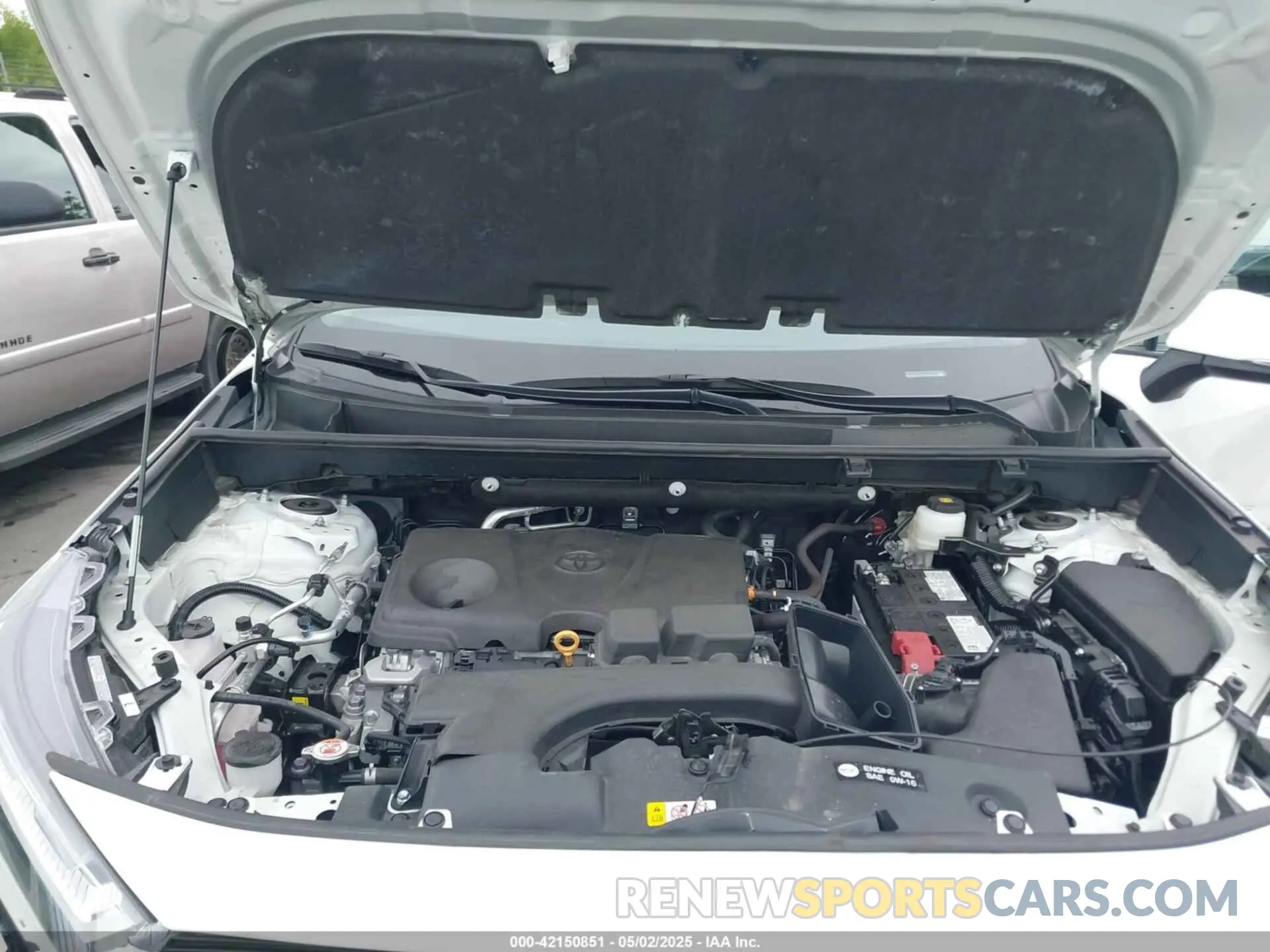 10 Фотография поврежденного автомобиля 2T3W1RFV0RC277255 TOYOTA RAV4 2024