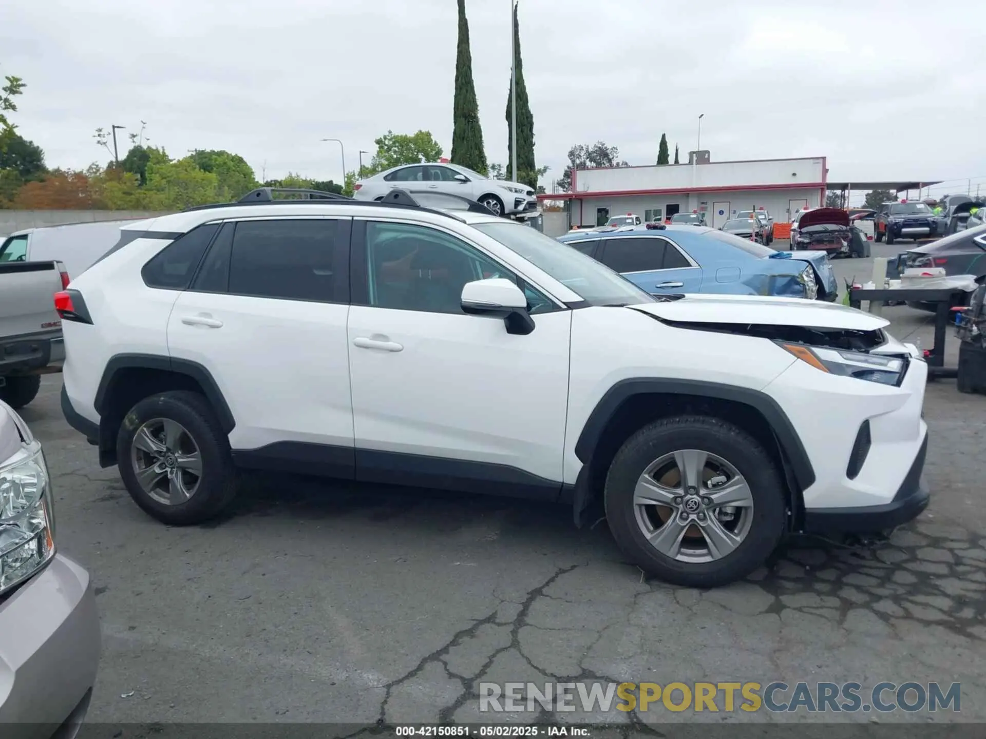 13 Фотография поврежденного автомобиля 2T3W1RFV0RC277255 TOYOTA RAV4 2024