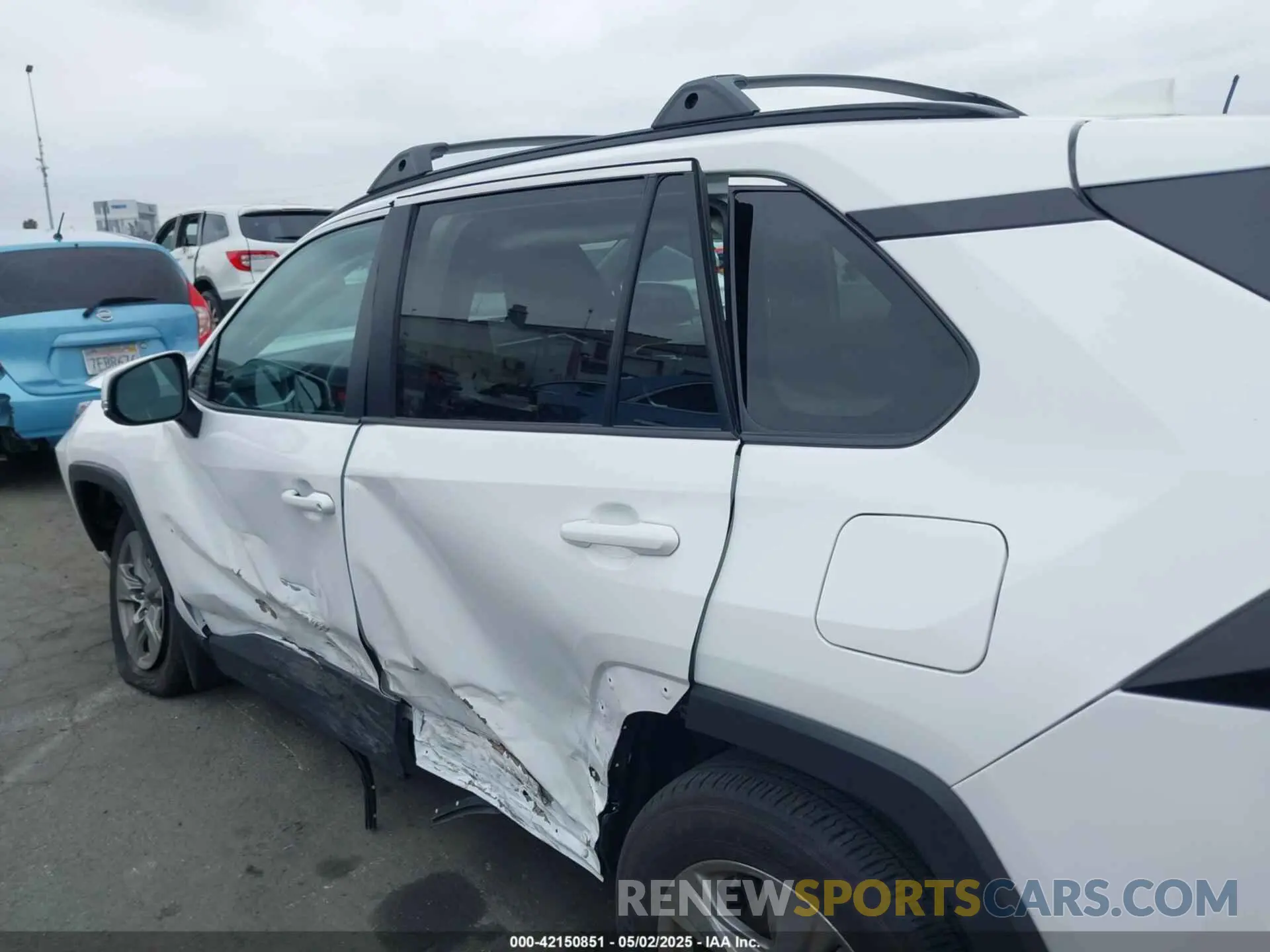 17 Фотография поврежденного автомобиля 2T3W1RFV0RC277255 TOYOTA RAV4 2024
