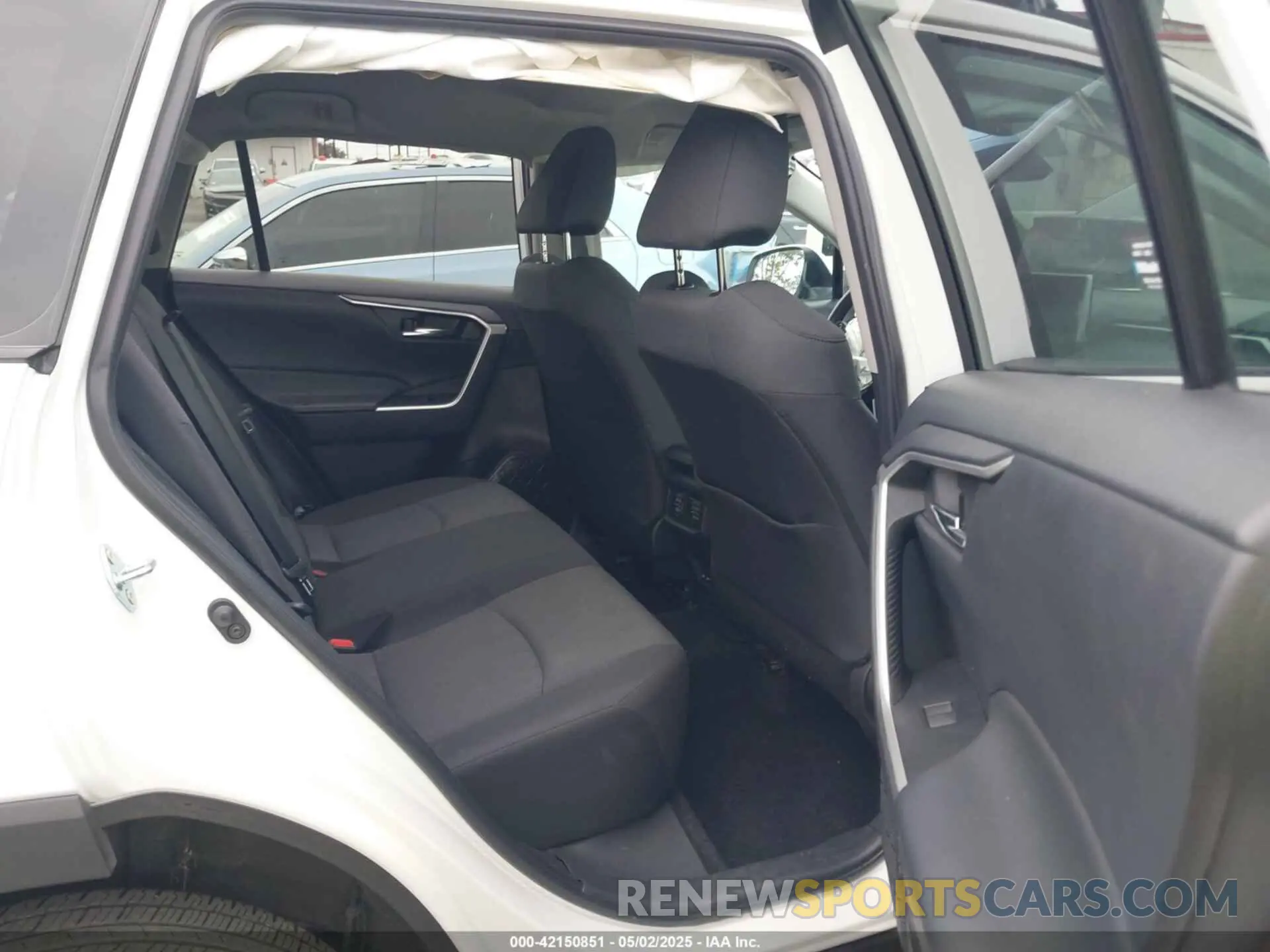 8 Фотография поврежденного автомобиля 2T3W1RFV0RC277255 TOYOTA RAV4 2024
