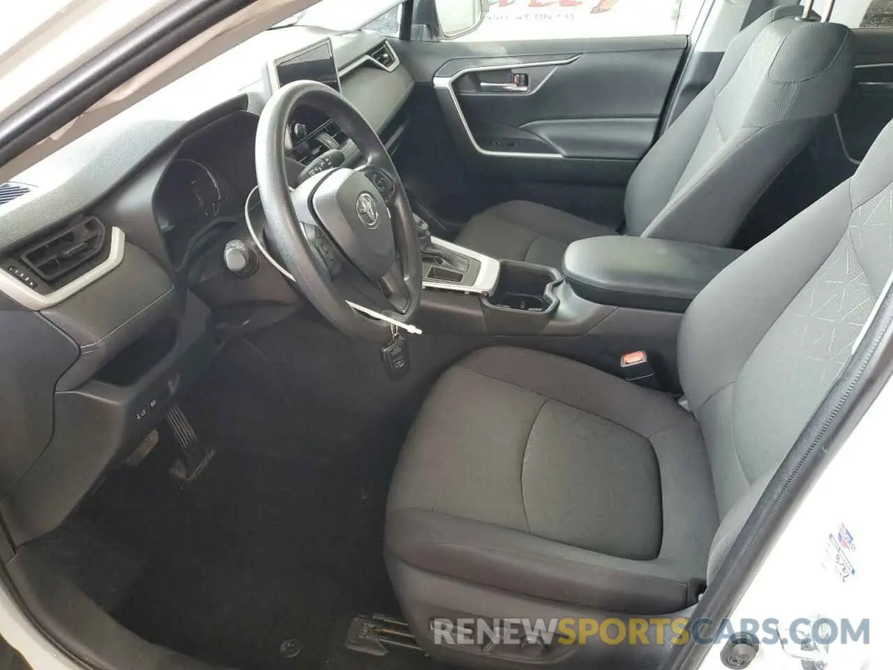 7 Photograph of a damaged car 2T3W1RFV0RW321558 TOYOTA RAV4 2024