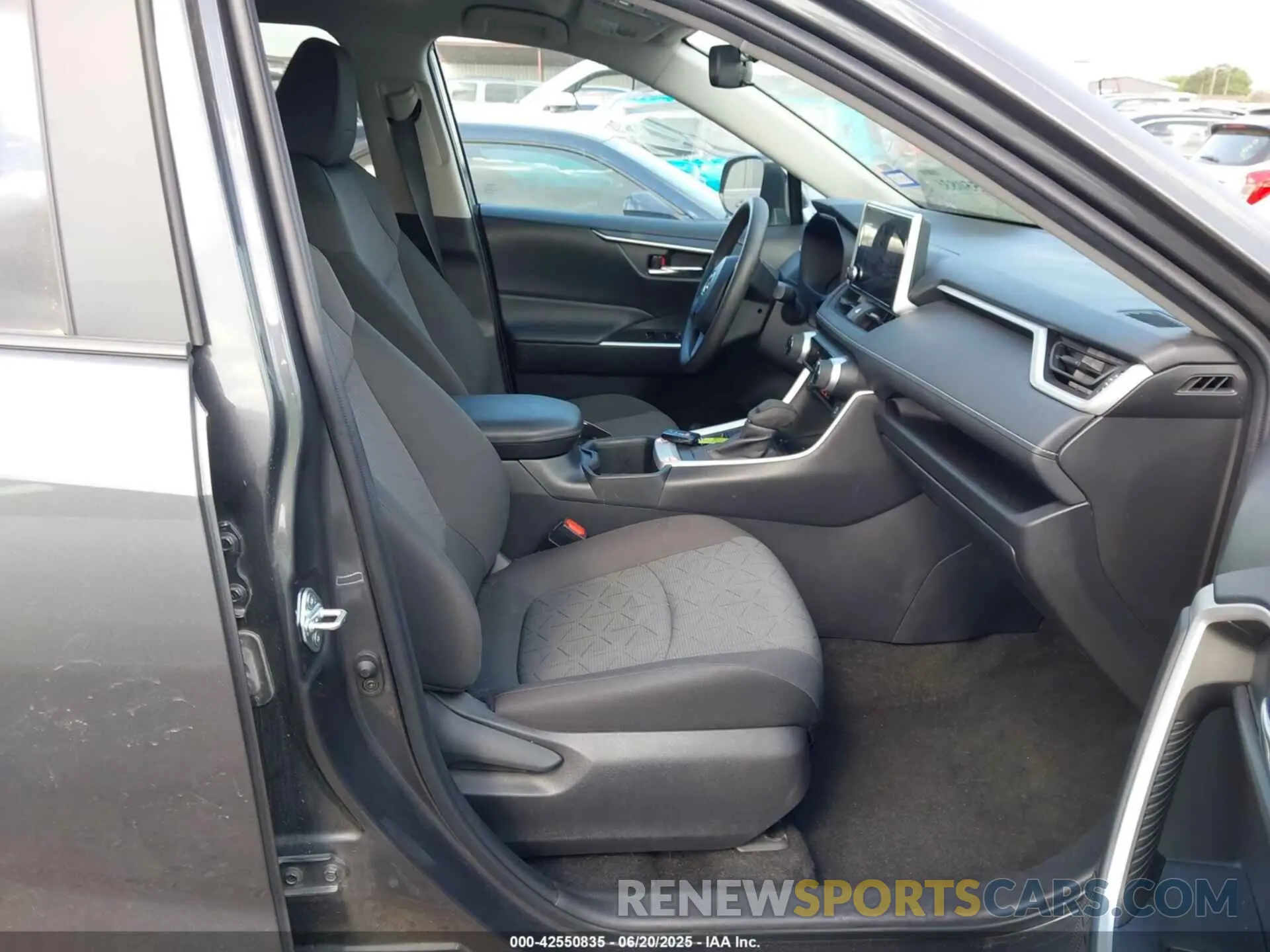 5 Photograph of a damaged car 2T3W1RFV0RW329093 TOYOTA RAV4 2024