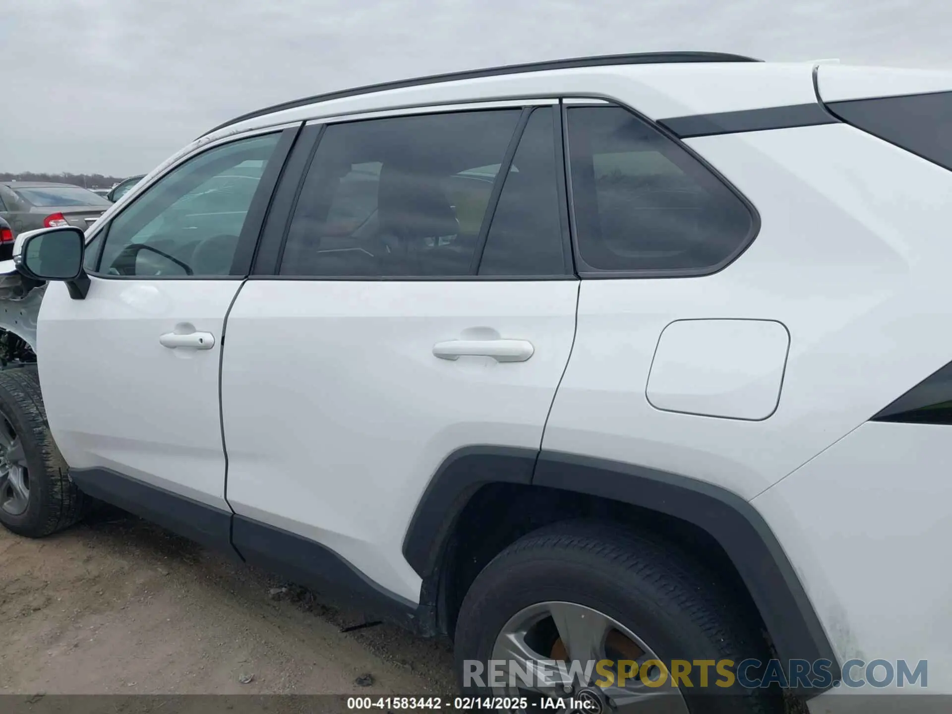 14 Photograph of a damaged car 2T3W1RFV1RC263820 TOYOTA RAV4 2024