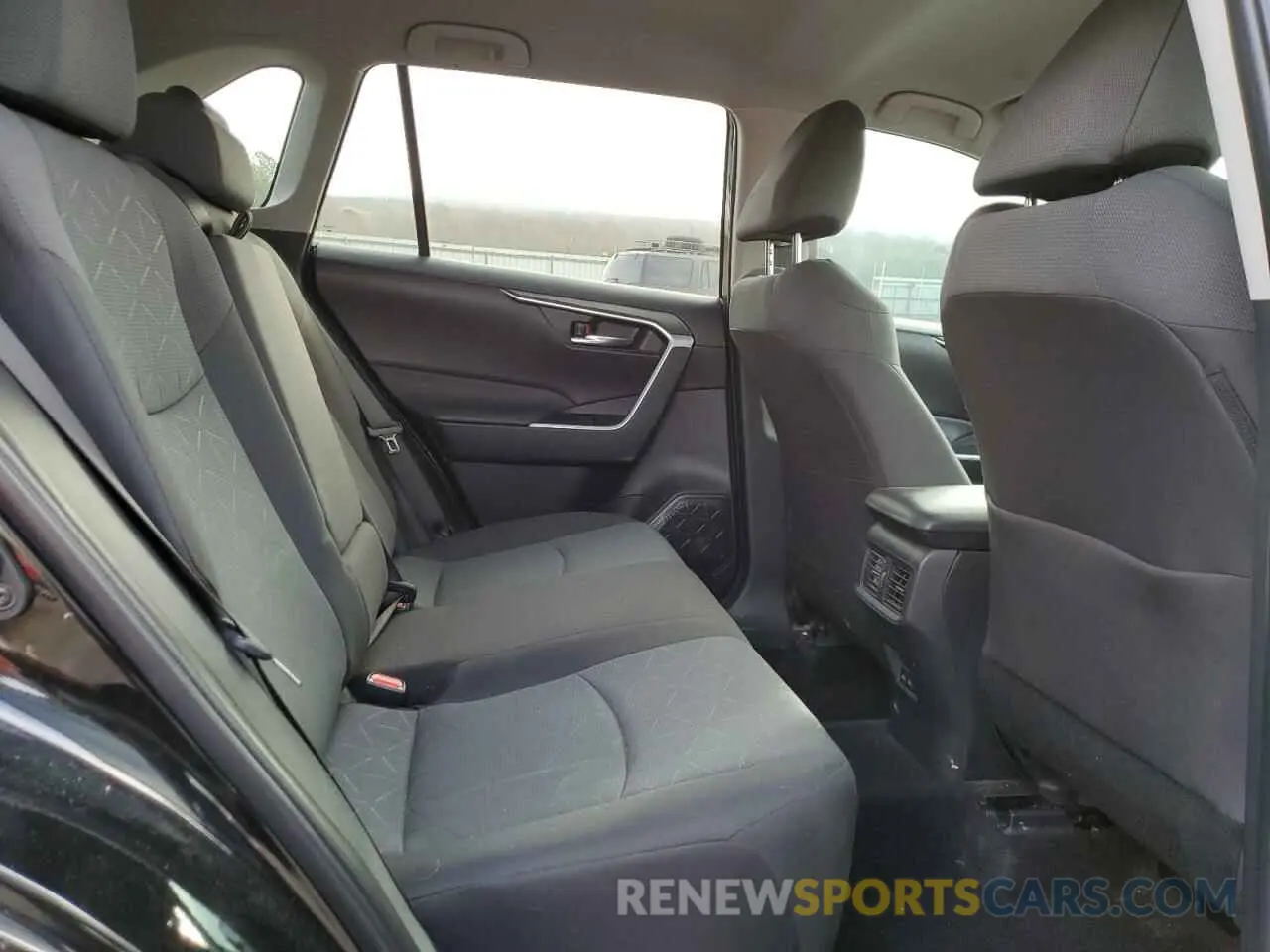 11 Фотография поврежденного автомобиля 2T3W1RFV3RC275337 TOYOTA RAV4 2024