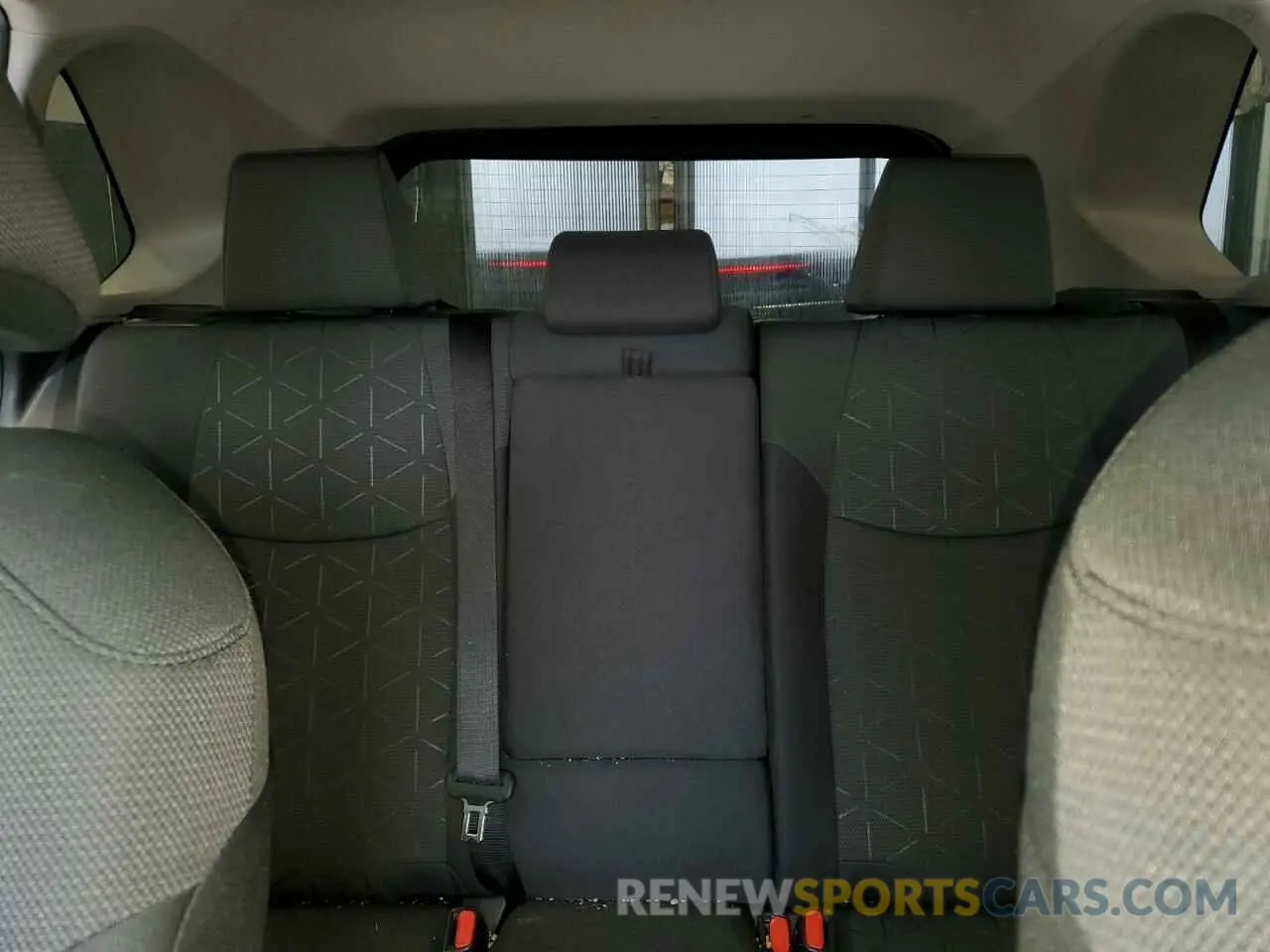 10 Фотография поврежденного автомобиля 2T3W1RFV3RC279615 TOYOTA RAV4 2024