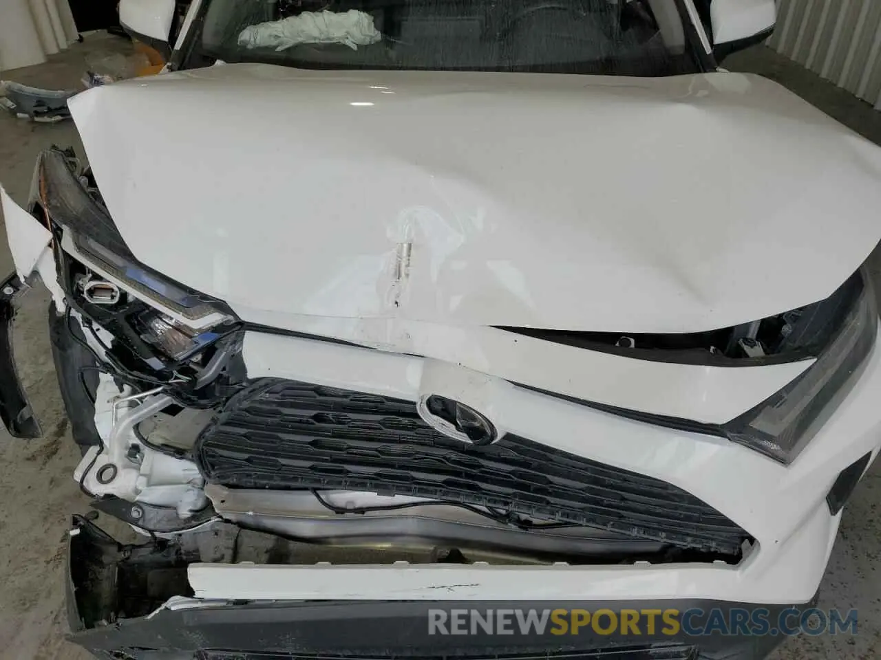 12 Фотография поврежденного автомобиля 2T3W1RFV3RC279615 TOYOTA RAV4 2024