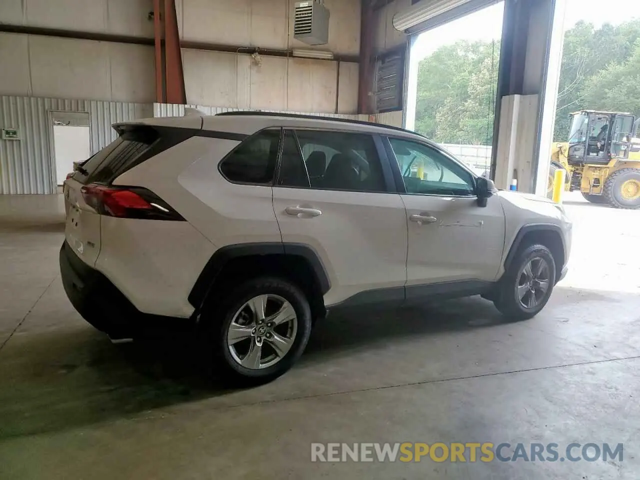 3 Photograph of a damaged car 2T3W1RFV3RC282532 TOYOTA RAV4 2024