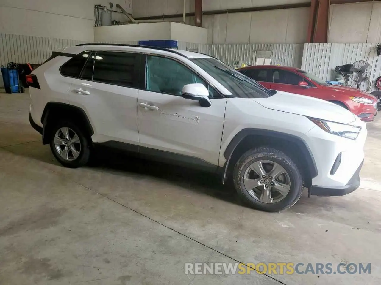 4 Photograph of a damaged car 2T3W1RFV3RC282532 TOYOTA RAV4 2024
