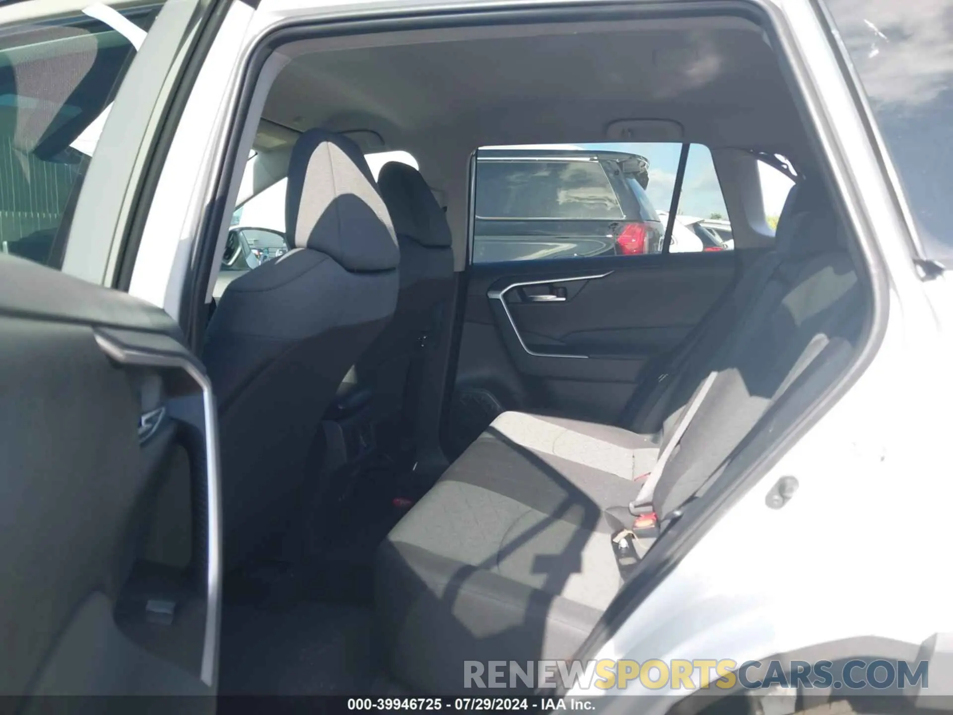 8 Photograph of a damaged car 2T3W1RFV3RW341724 TOYOTA RAV4 2024