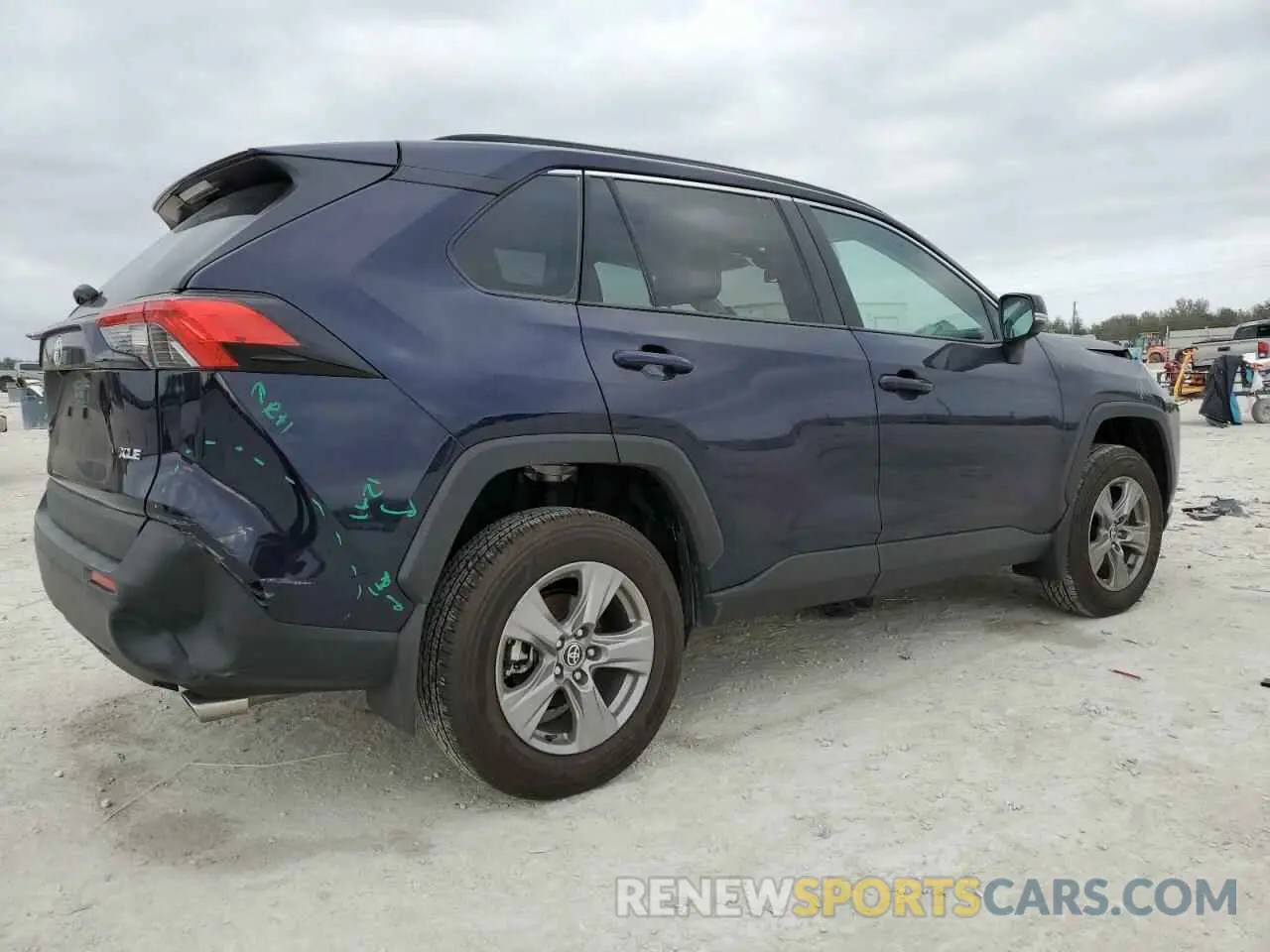 3 Фотография поврежденного автомобиля 2T3W1RFV3RW363271 TOYOTA RAV4 2024