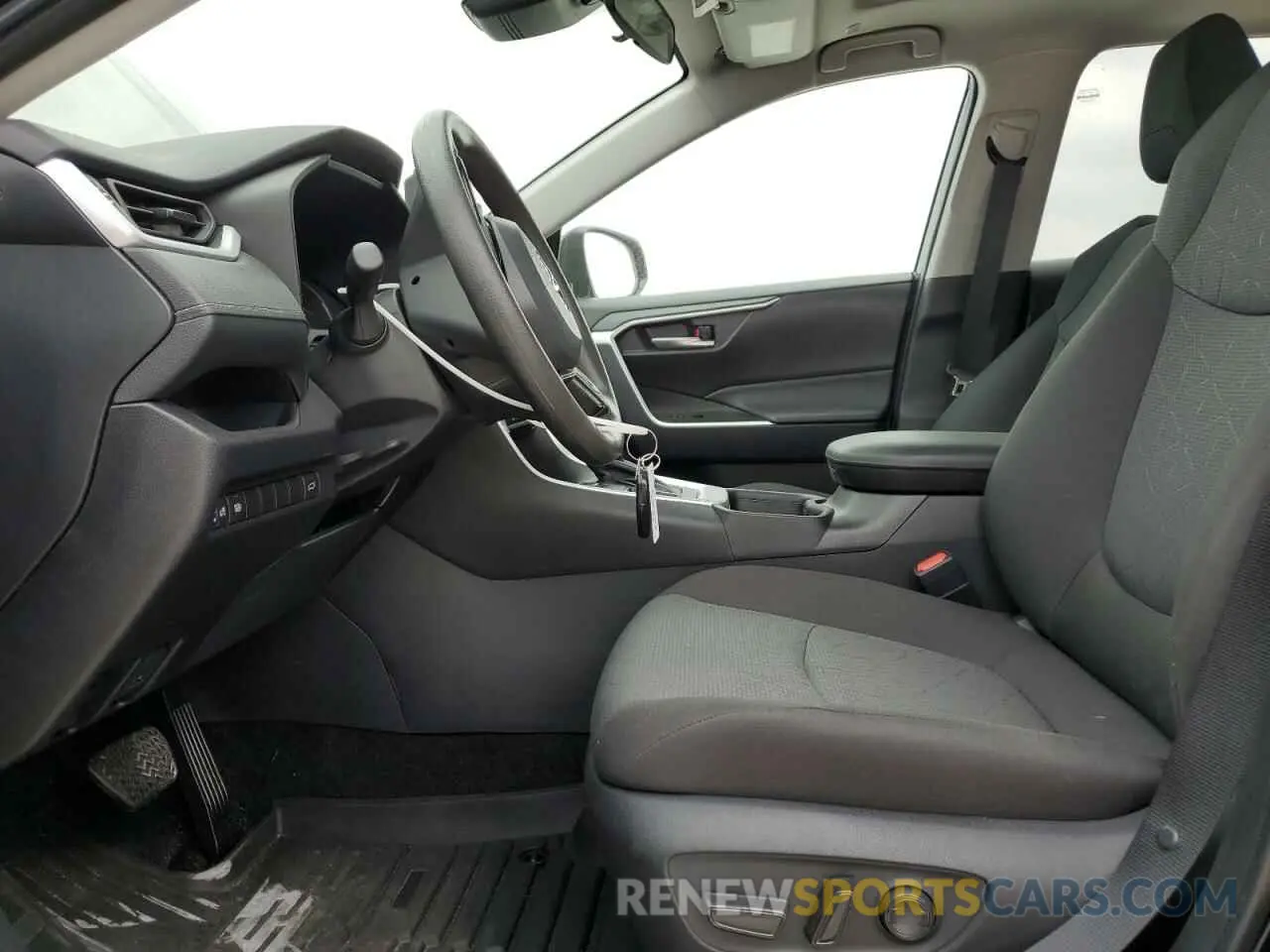 7 Фотография поврежденного автомобиля 2T3W1RFV3RW363271 TOYOTA RAV4 2024