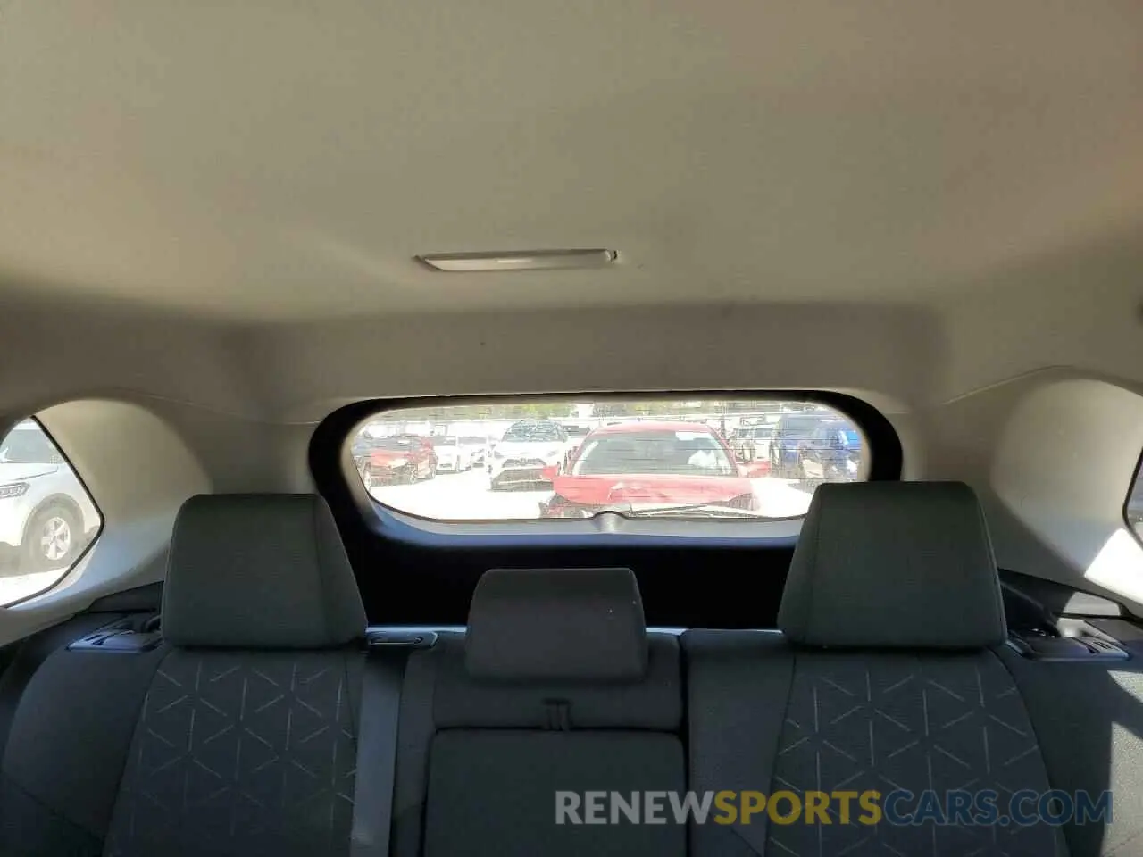 10 Фотография поврежденного автомобиля 2T3W1RFV4RC272298 TOYOTA RAV4 2024