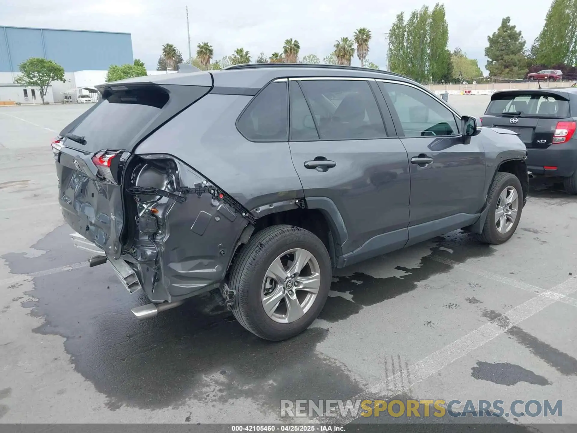 4 Photograph of a damaged car 2T3W1RFV4RC272706 TOYOTA RAV4 2024