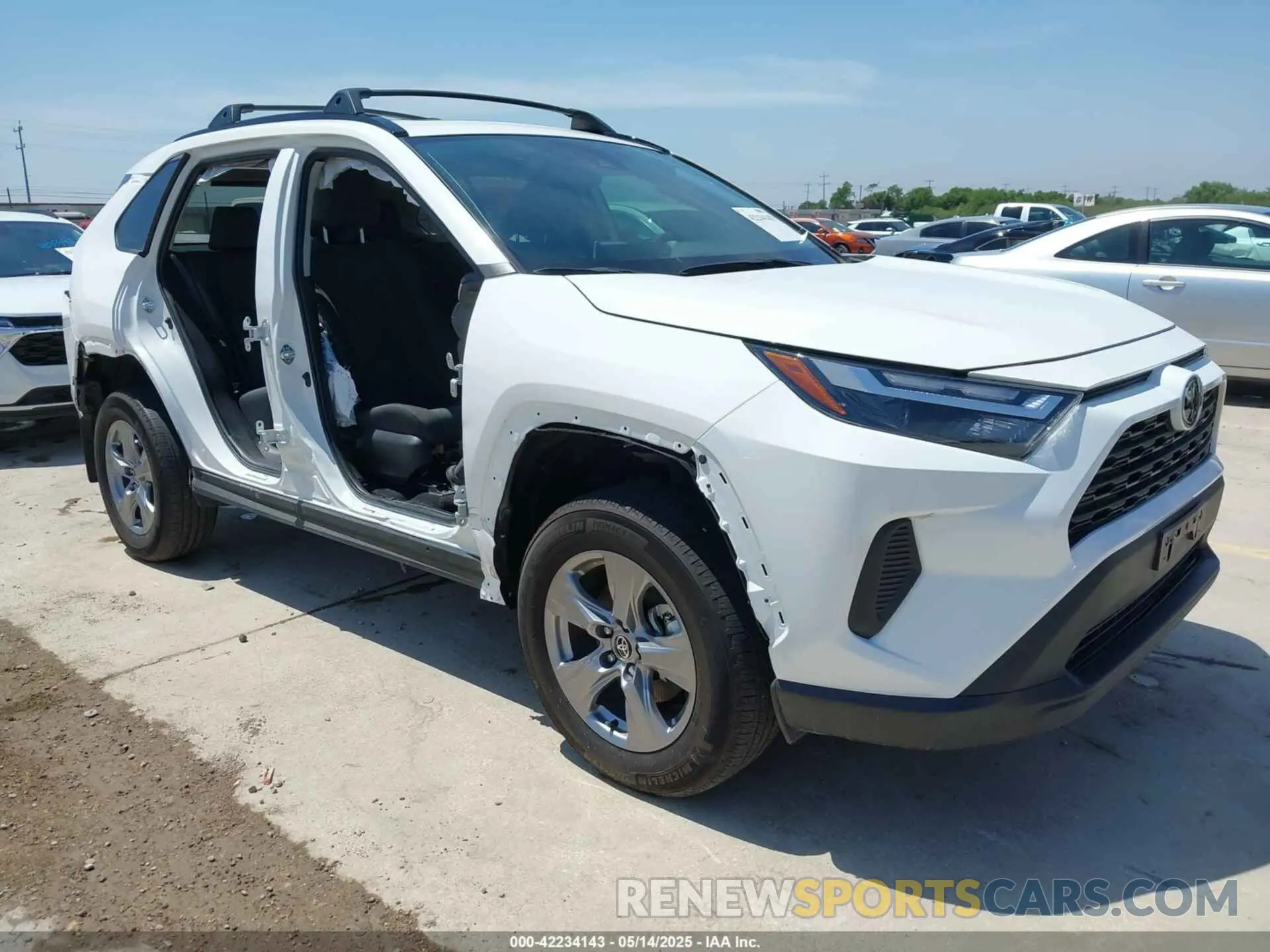 1 Фотография поврежденного автомобиля 2T3W1RFV4RW312779 TOYOTA RAV4 2024