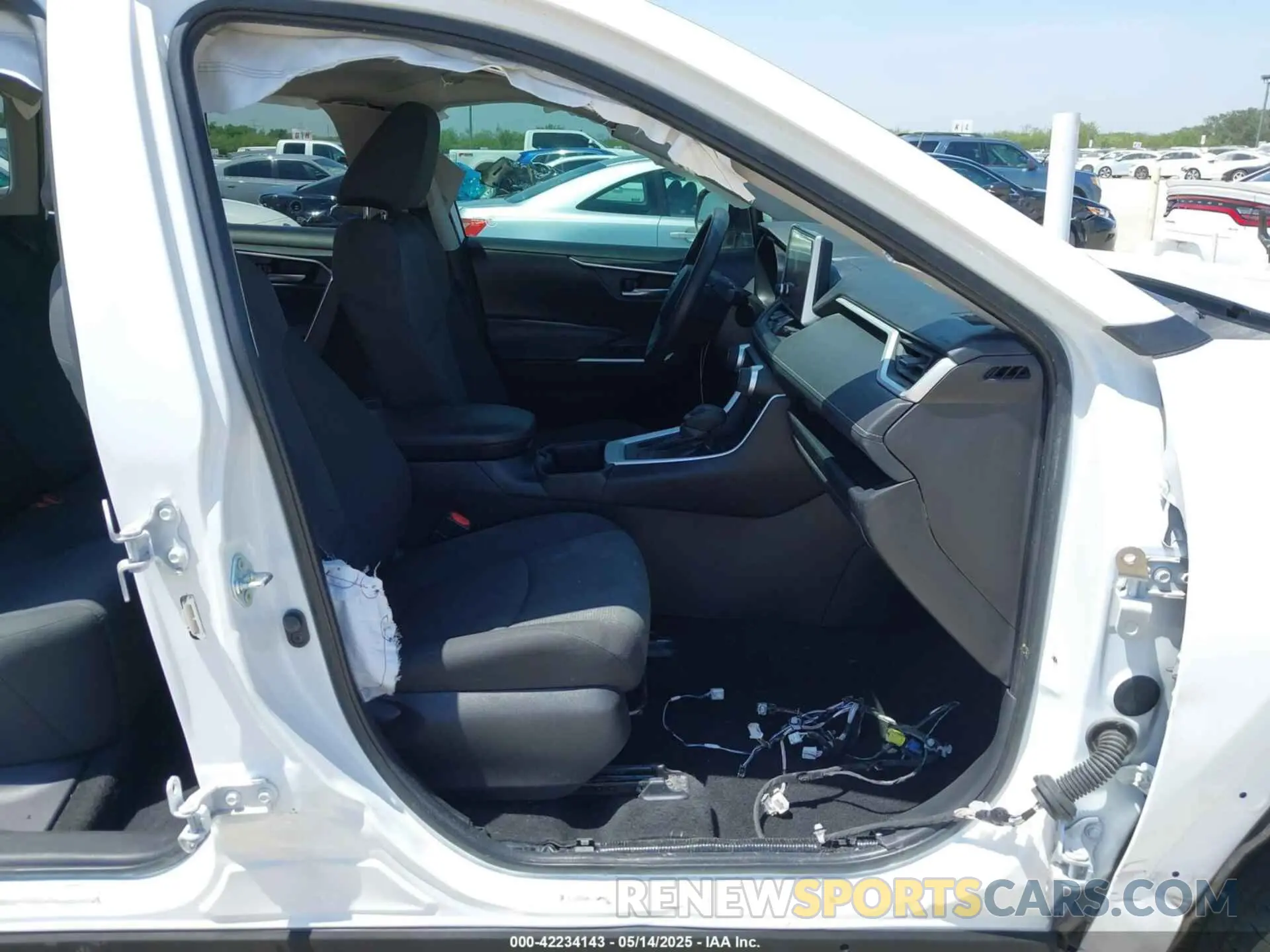 5 Фотография поврежденного автомобиля 2T3W1RFV4RW312779 TOYOTA RAV4 2024