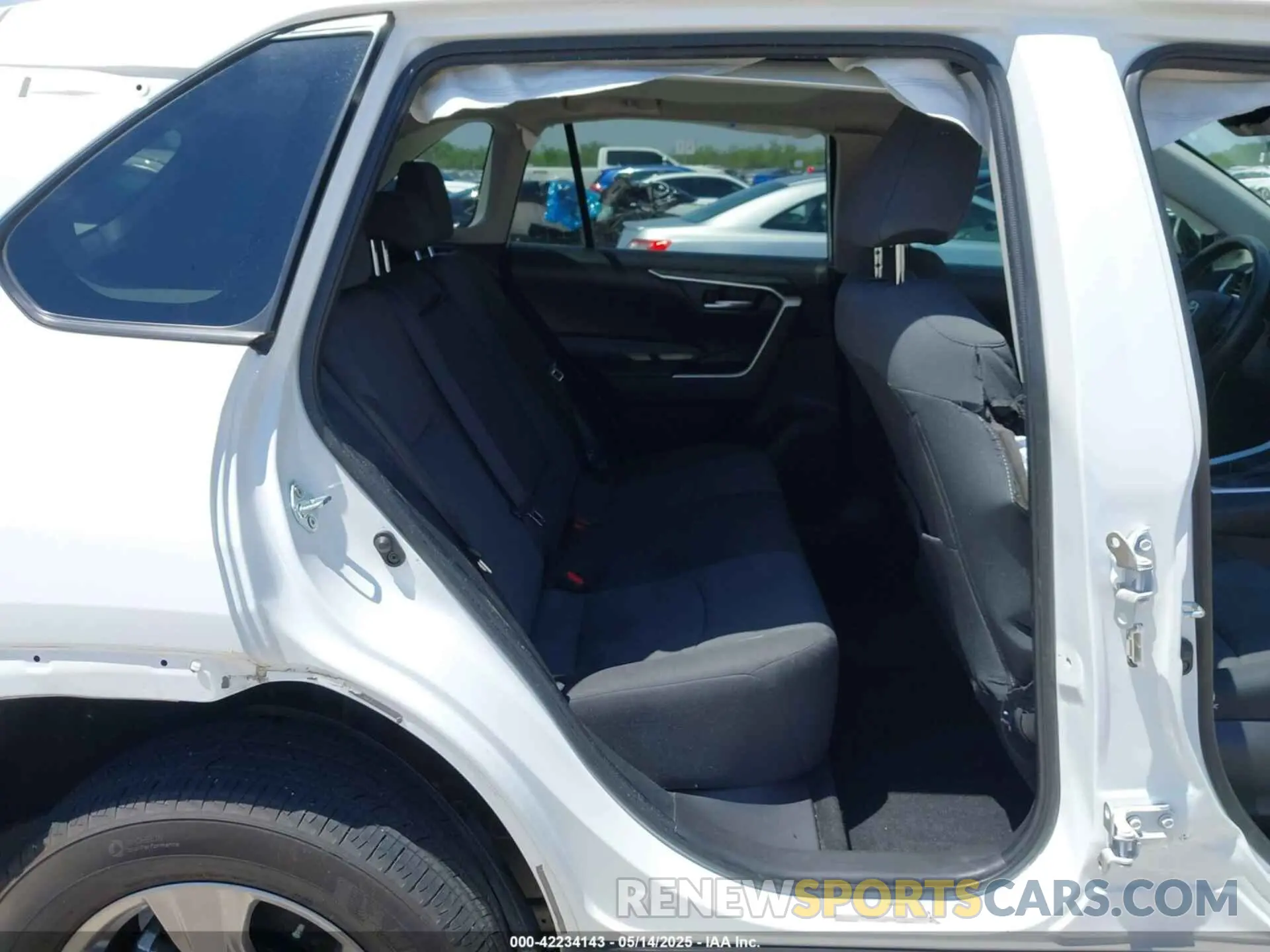 8 Фотография поврежденного автомобиля 2T3W1RFV4RW312779 TOYOTA RAV4 2024