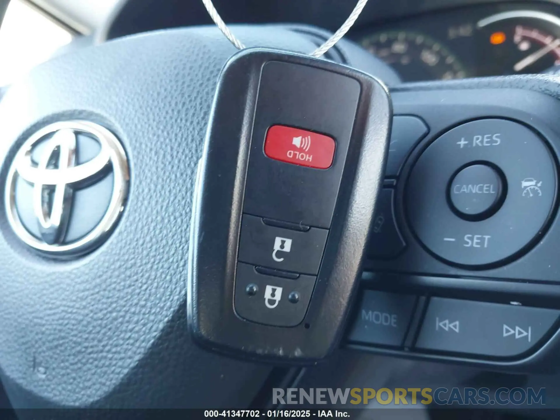 11 Фотография поврежденного автомобиля 2T3W1RFV4RW350304 TOYOTA RAV4 2024