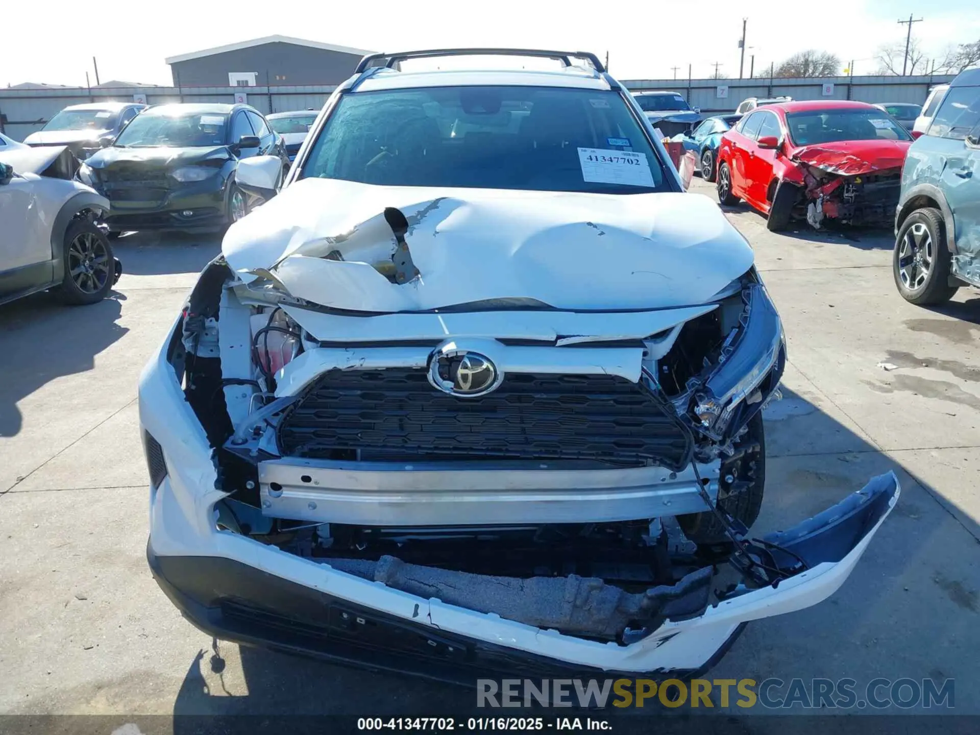 12 Фотография поврежденного автомобиля 2T3W1RFV4RW350304 TOYOTA RAV4 2024