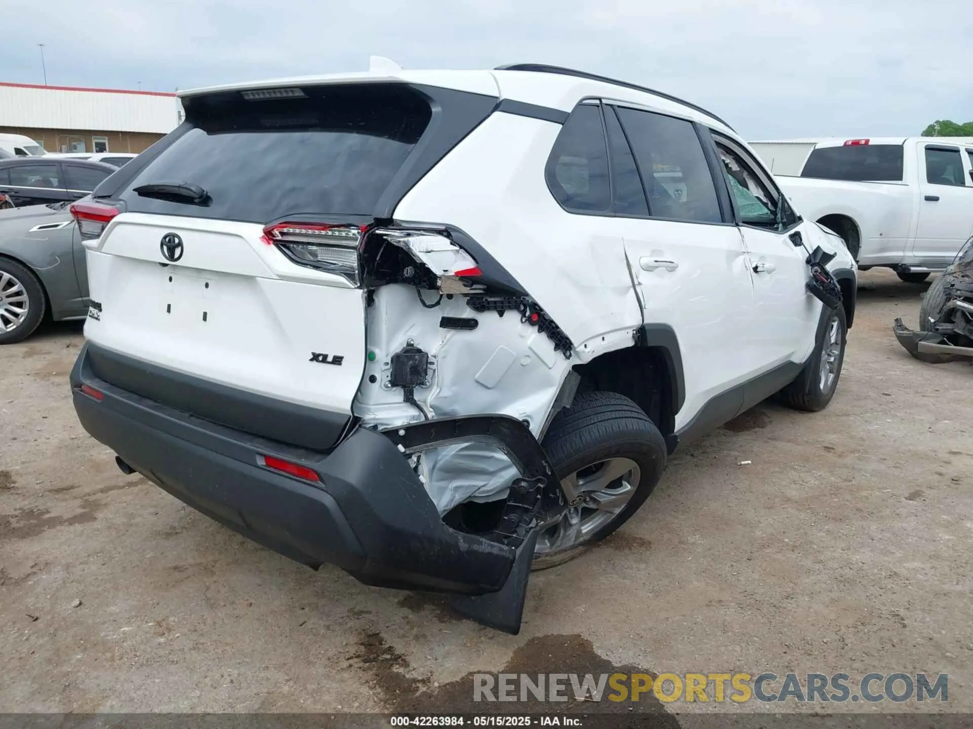 4 Фотография поврежденного автомобиля 2T3W1RFV5RC290146 TOYOTA RAV4 2024