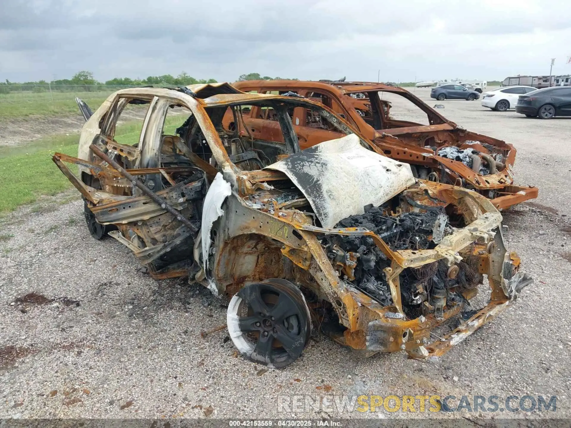 1 Photograph of a damaged car 2T3W1RFV6RC262159 TOYOTA RAV4 2024