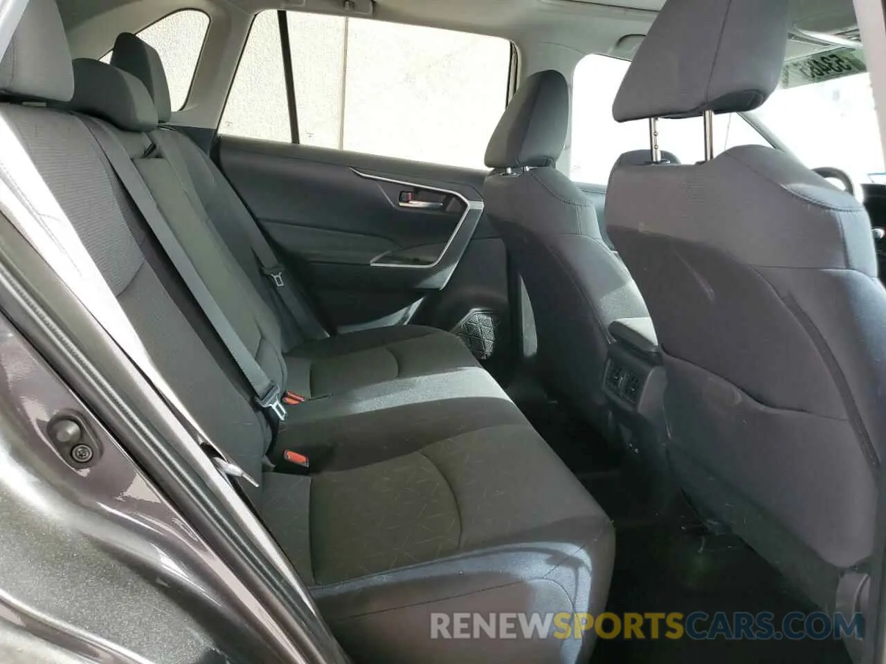 11 Фотография поврежденного автомобиля 2T3W1RFV6RC276711 TOYOTA RAV4 2024