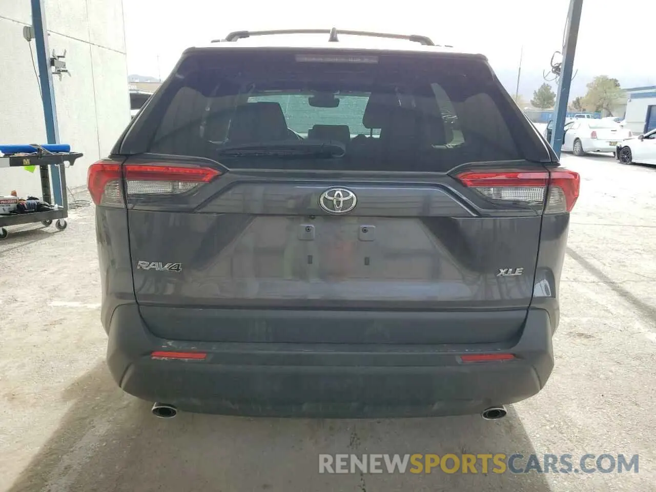 6 Фотография поврежденного автомобиля 2T3W1RFV6RC276711 TOYOTA RAV4 2024