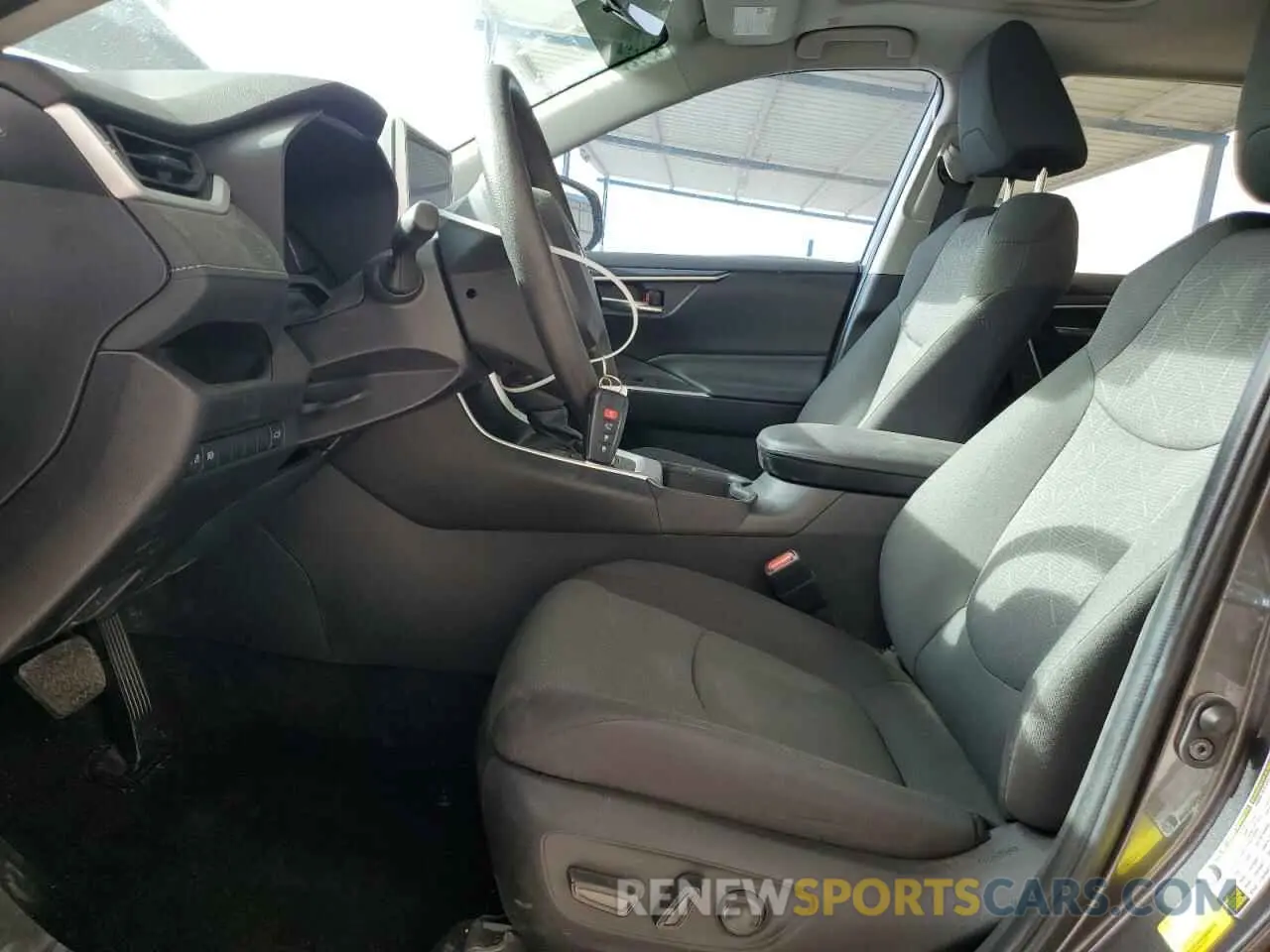 7 Фотография поврежденного автомобиля 2T3W1RFV6RC276711 TOYOTA RAV4 2024