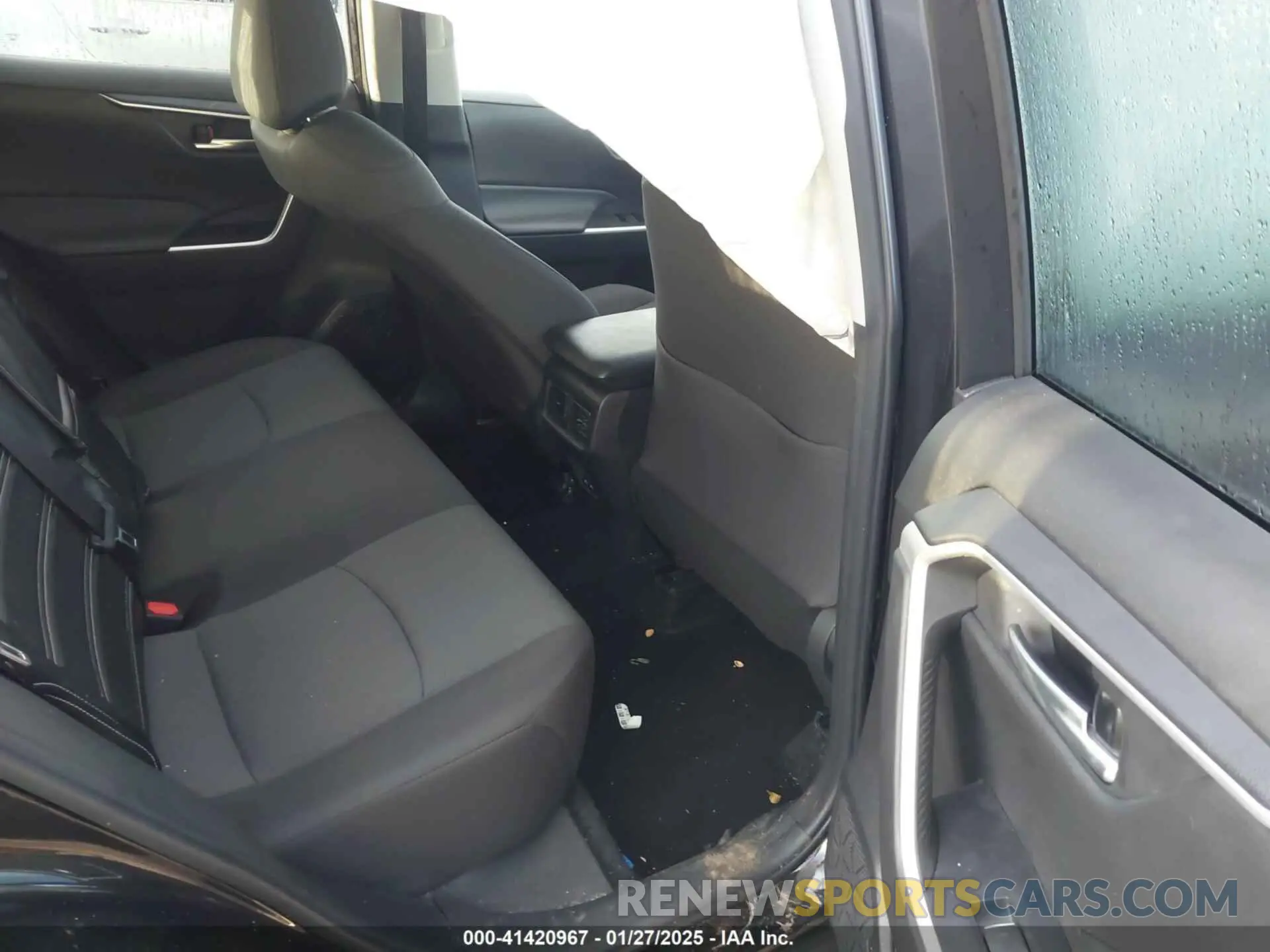 8 Фотография поврежденного автомобиля 2T3W1RFV6RC289345 TOYOTA RAV4 2024