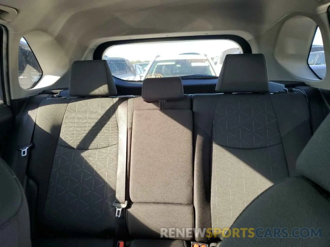 10 Фотография поврежденного автомобиля 2T3W1RFV6RW330197 TOYOTA RAV4 2024