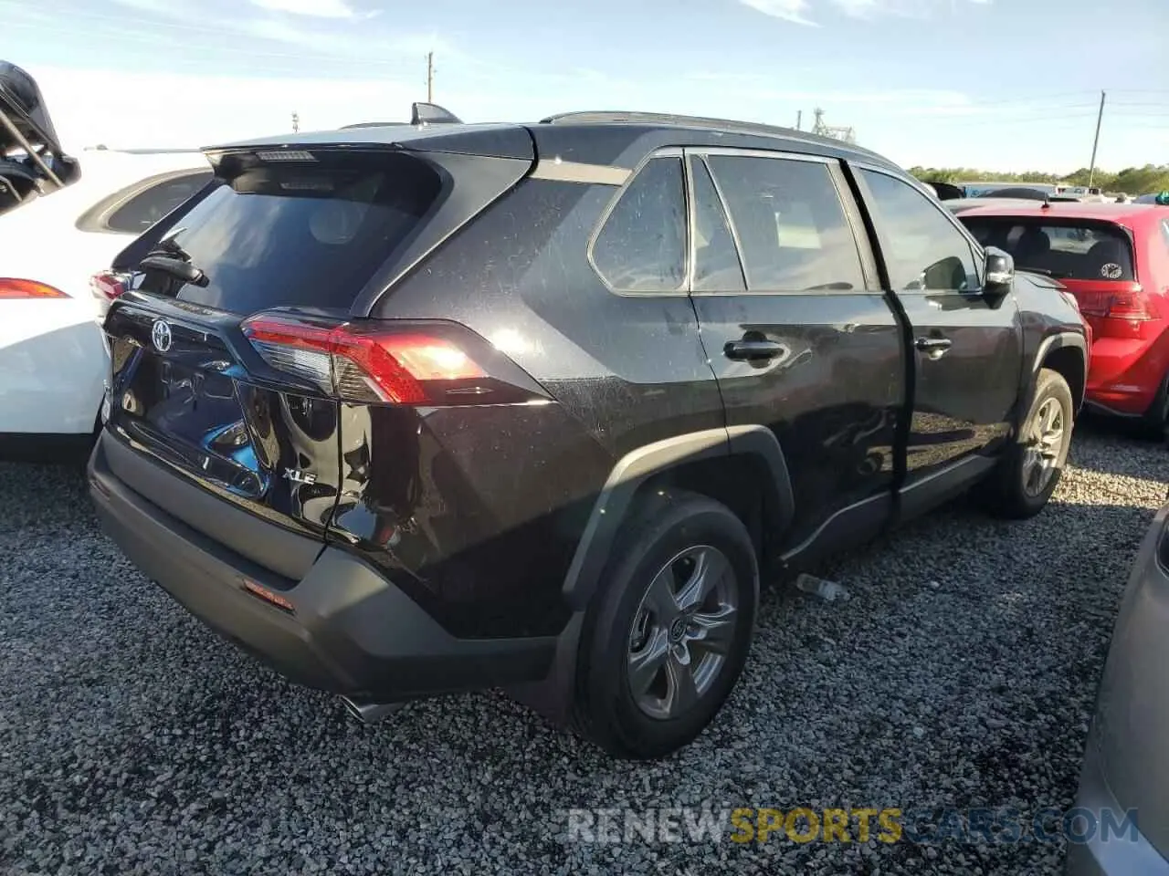 3 Фотография поврежденного автомобиля 2T3W1RFV6RW330197 TOYOTA RAV4 2024