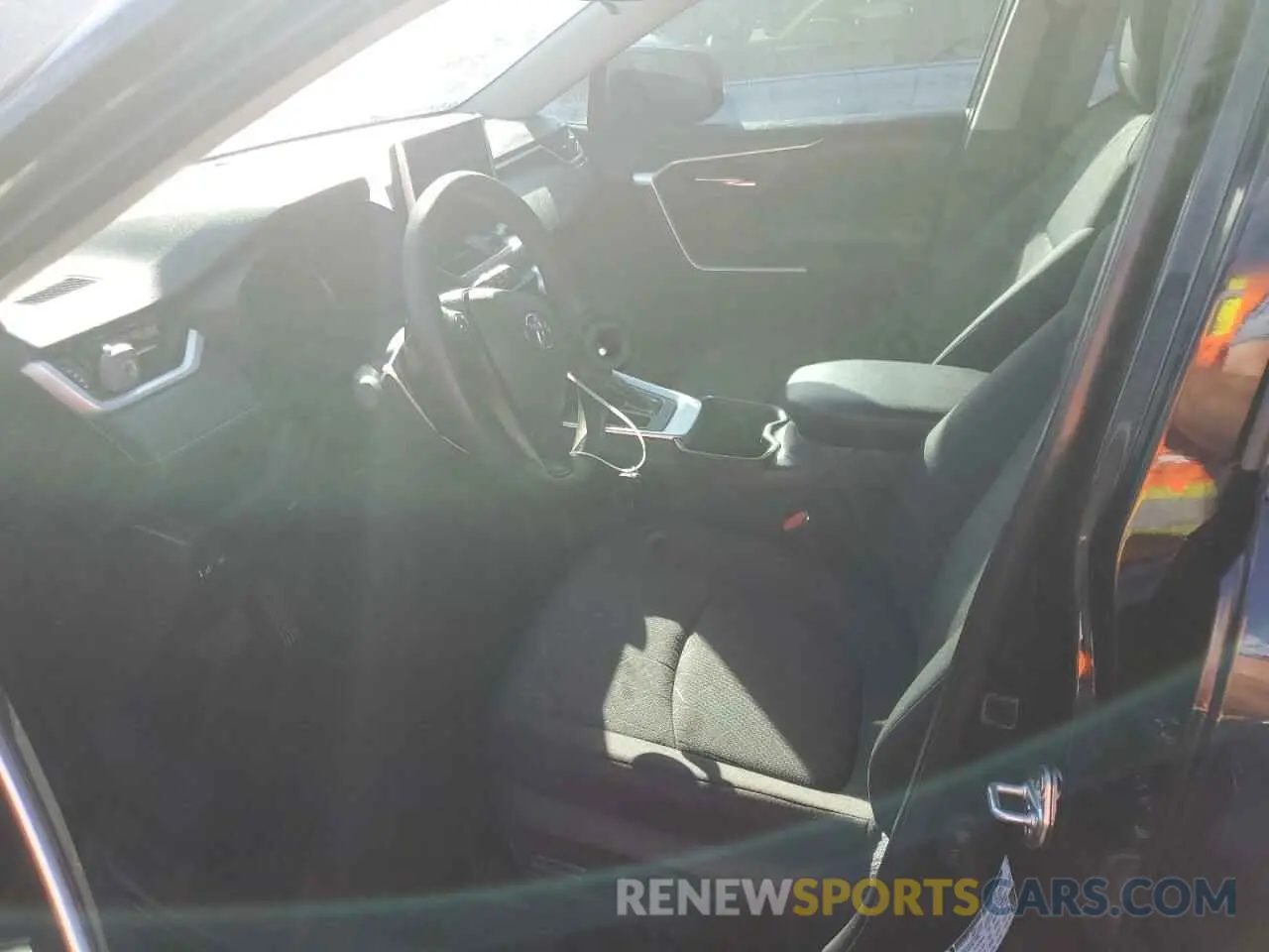 7 Фотография поврежденного автомобиля 2T3W1RFV6RW330197 TOYOTA RAV4 2024