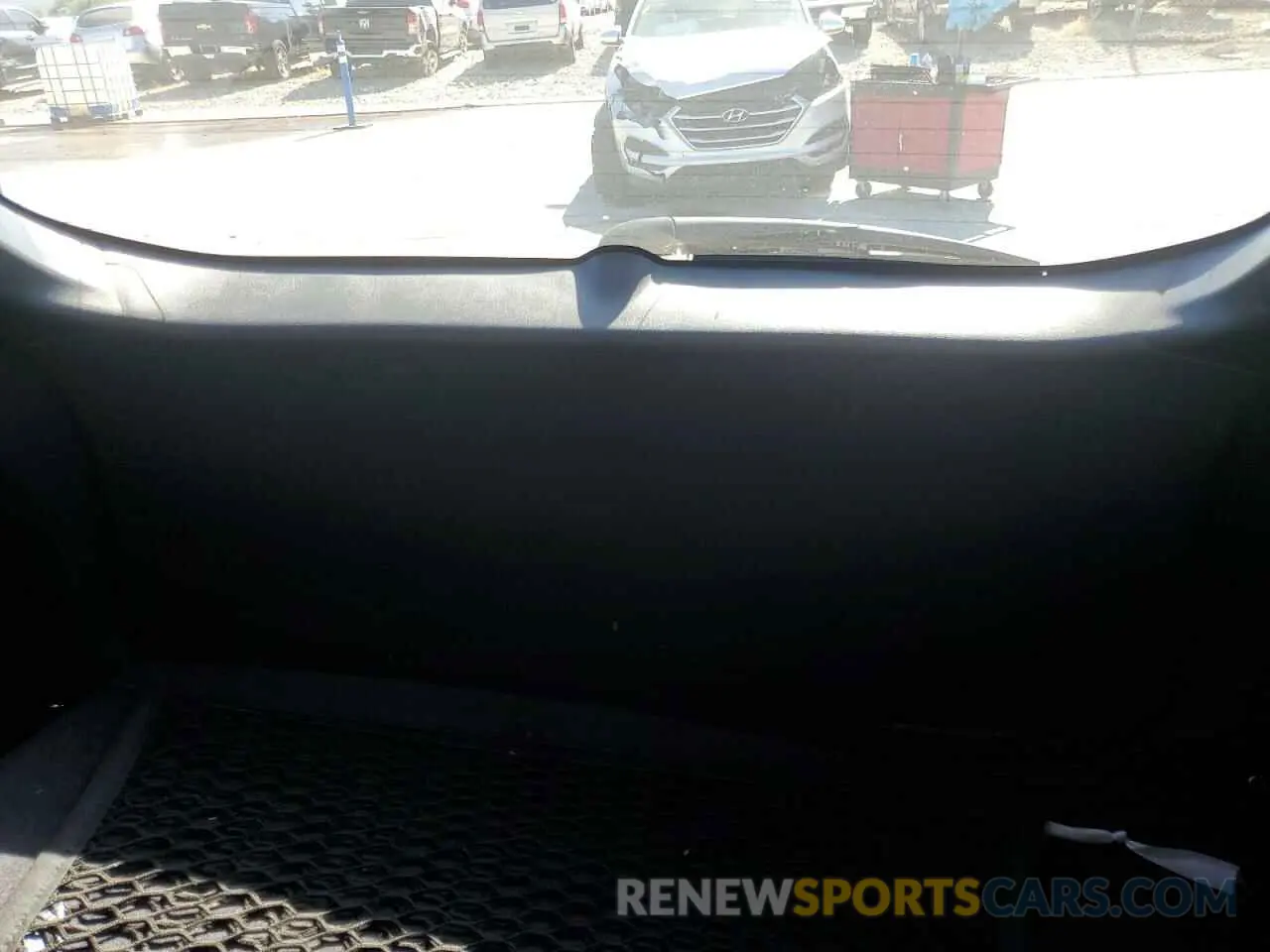 10 Фотография поврежденного автомобиля 2T3W1RFV7RC257889 TOYOTA RAV4 2024