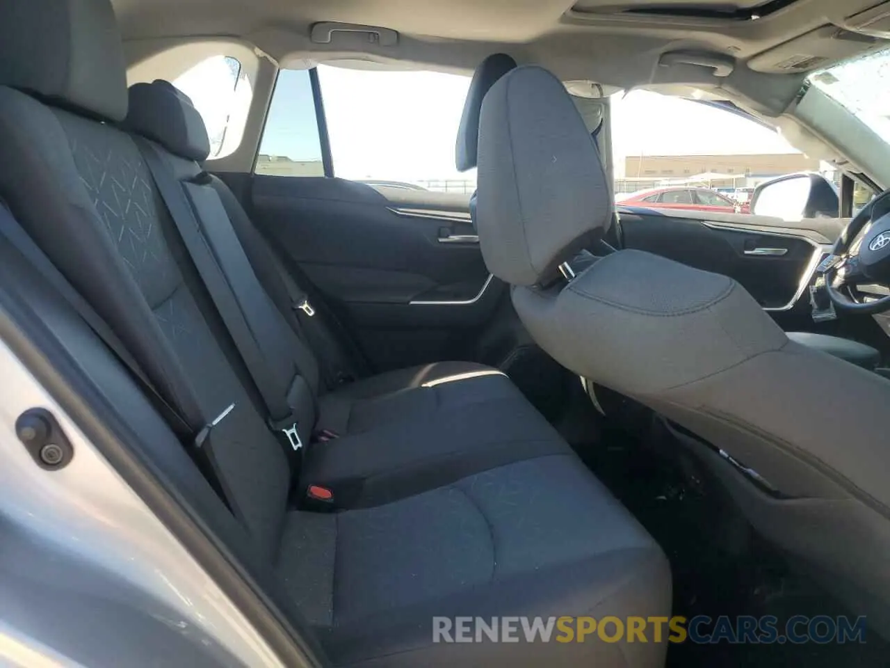 11 Фотография поврежденного автомобиля 2T3W1RFV7RC257889 TOYOTA RAV4 2024