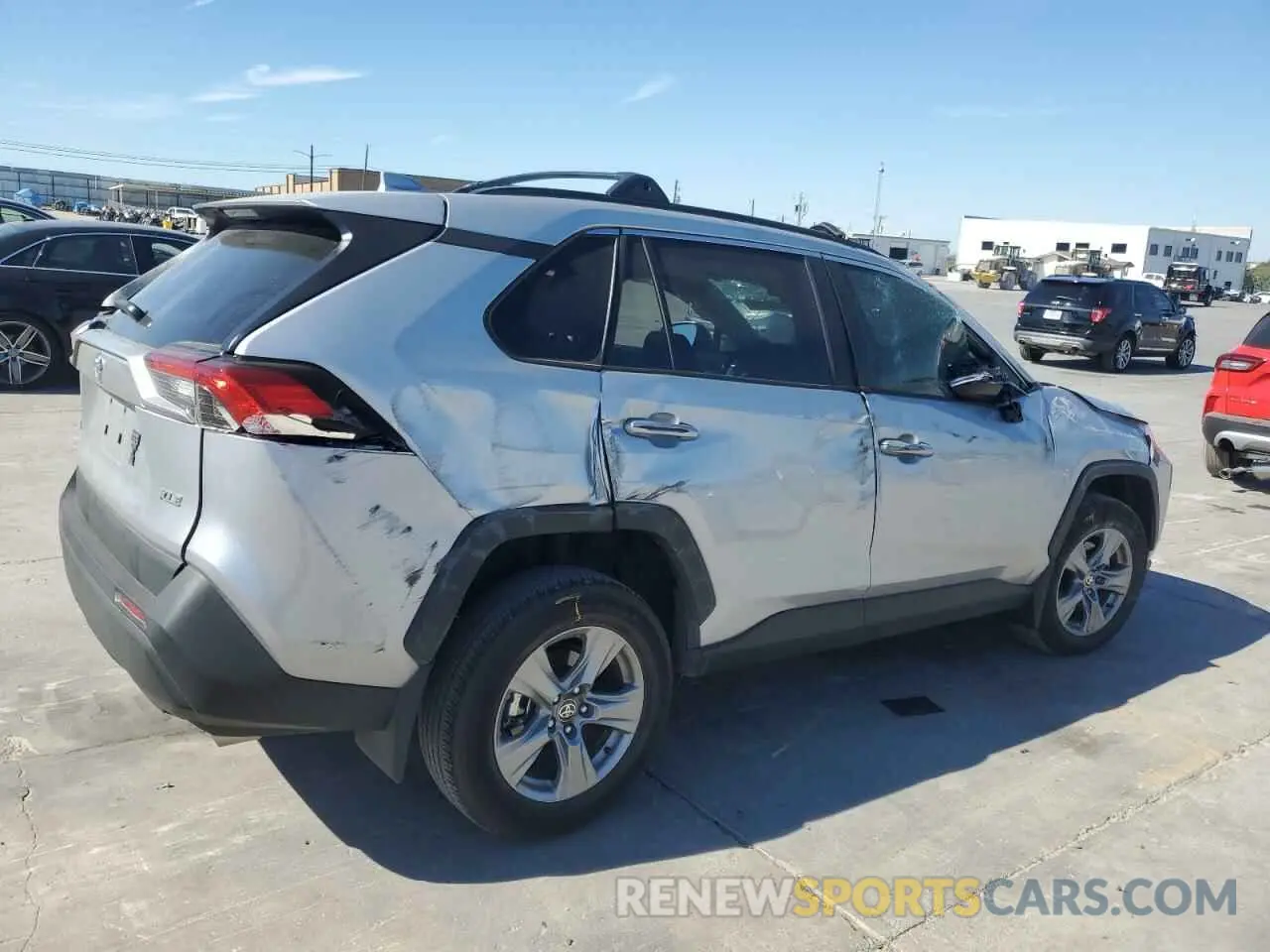 3 Фотография поврежденного автомобиля 2T3W1RFV7RC257889 TOYOTA RAV4 2024