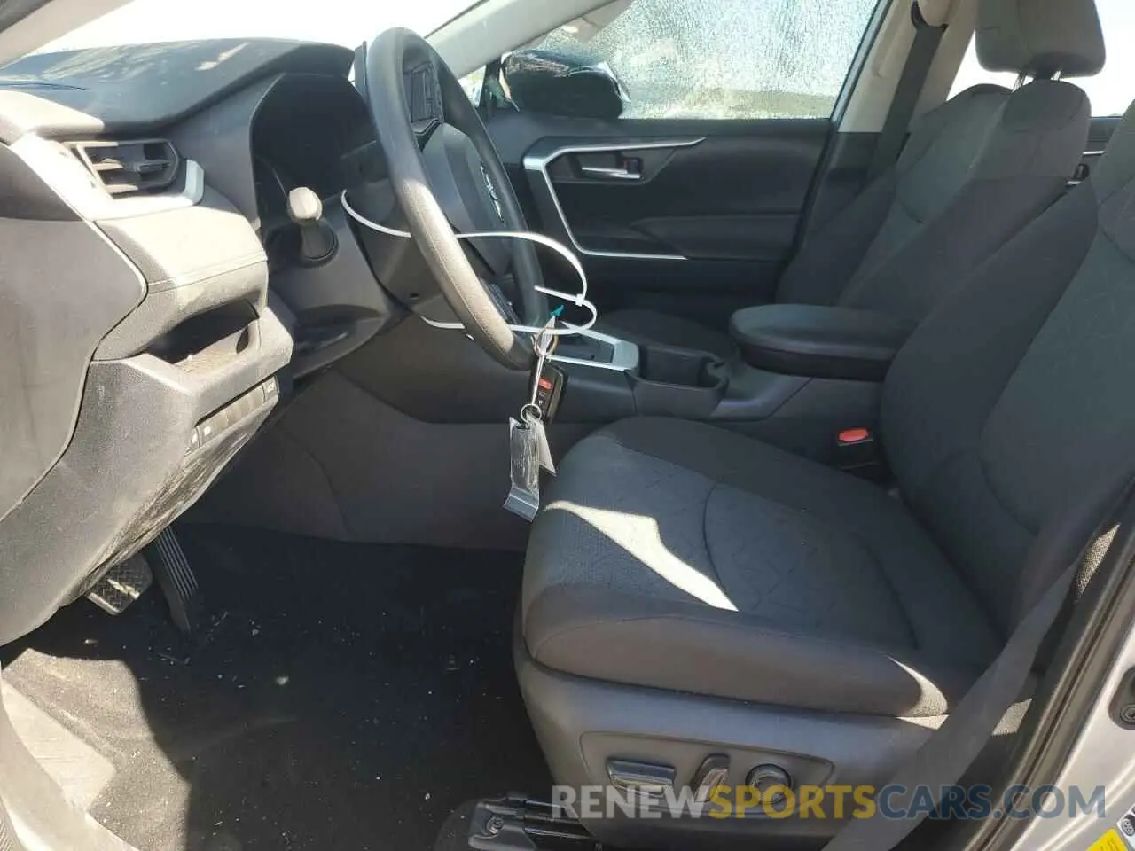 7 Фотография поврежденного автомобиля 2T3W1RFV7RC257889 TOYOTA RAV4 2024