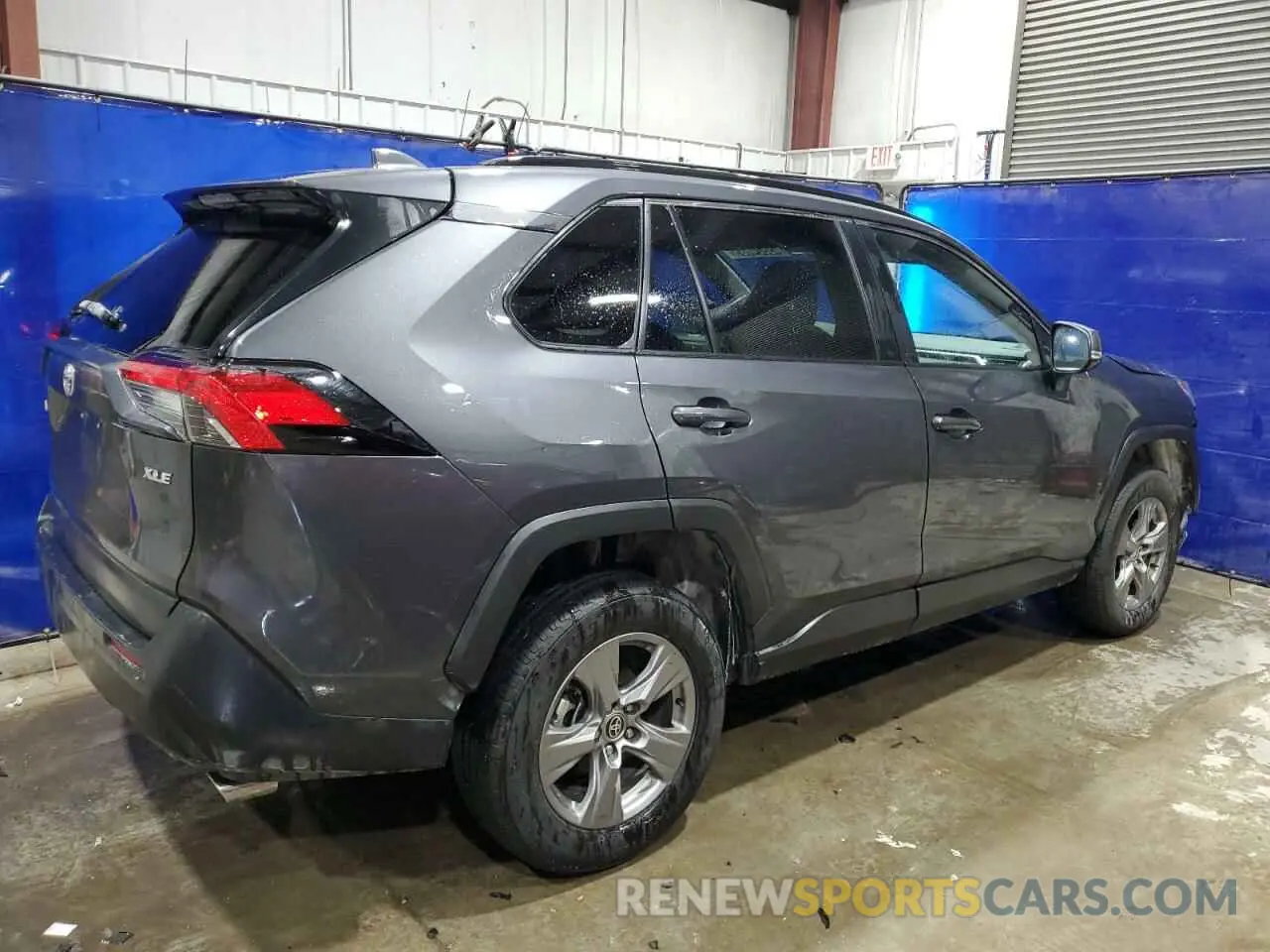 3 Фотография поврежденного автомобиля 2T3W1RFV7RW315742 TOYOTA RAV4 2024