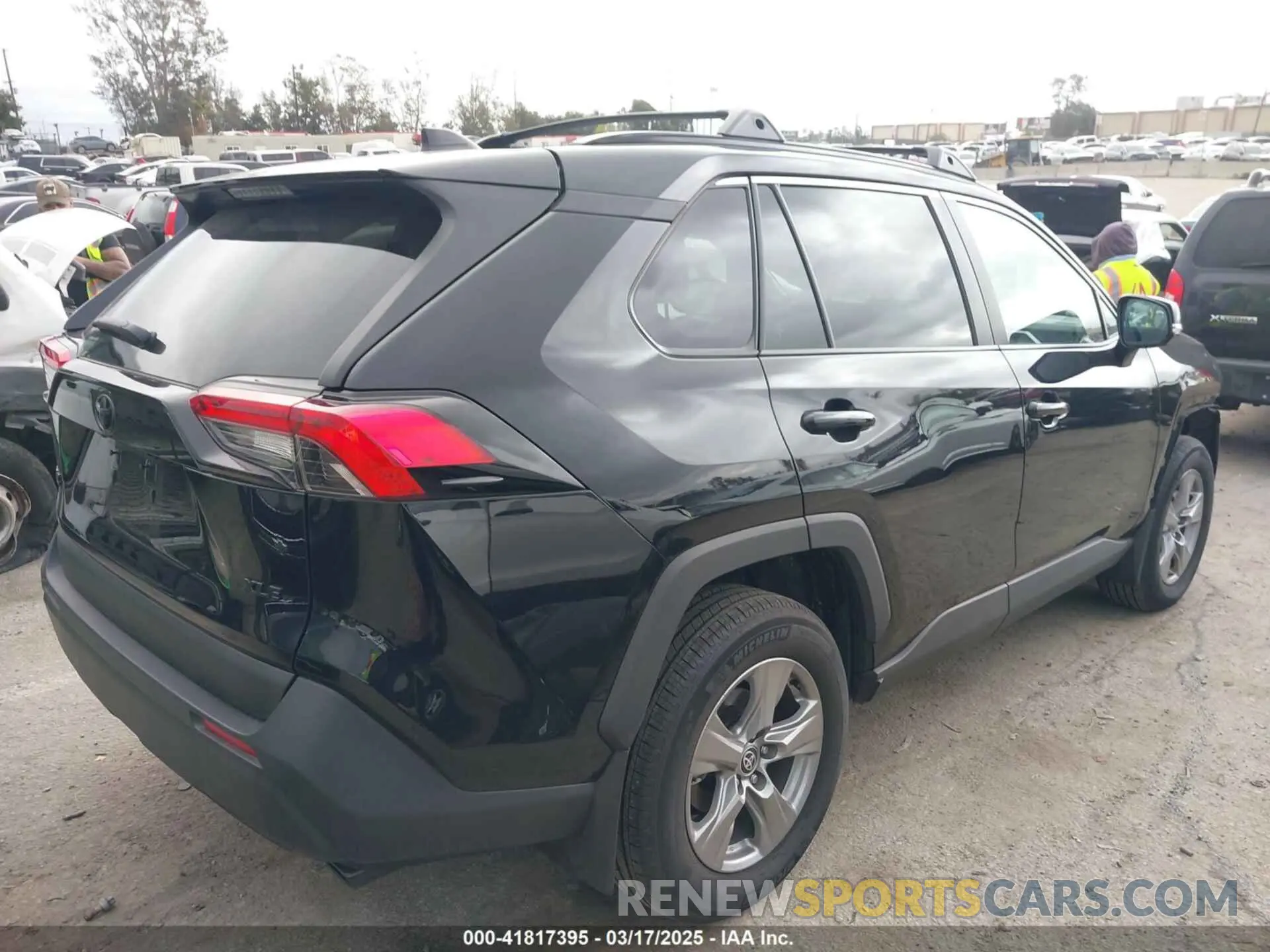 4 Фотография поврежденного автомобиля 2T3W1RFV7RW358249 TOYOTA RAV4 2024