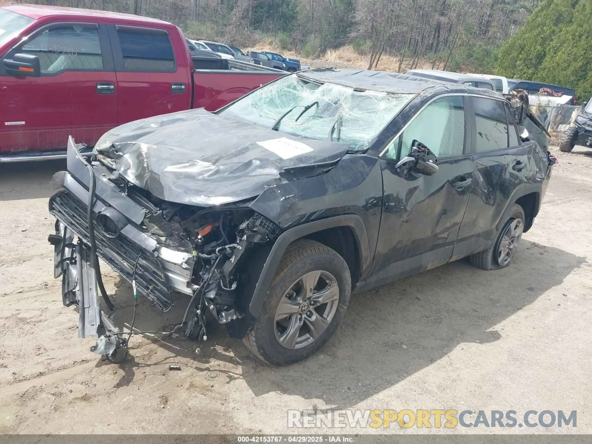 2 Фотография поврежденного автомобиля 2T3W1RFV8RC263524 TOYOTA RAV4 2024