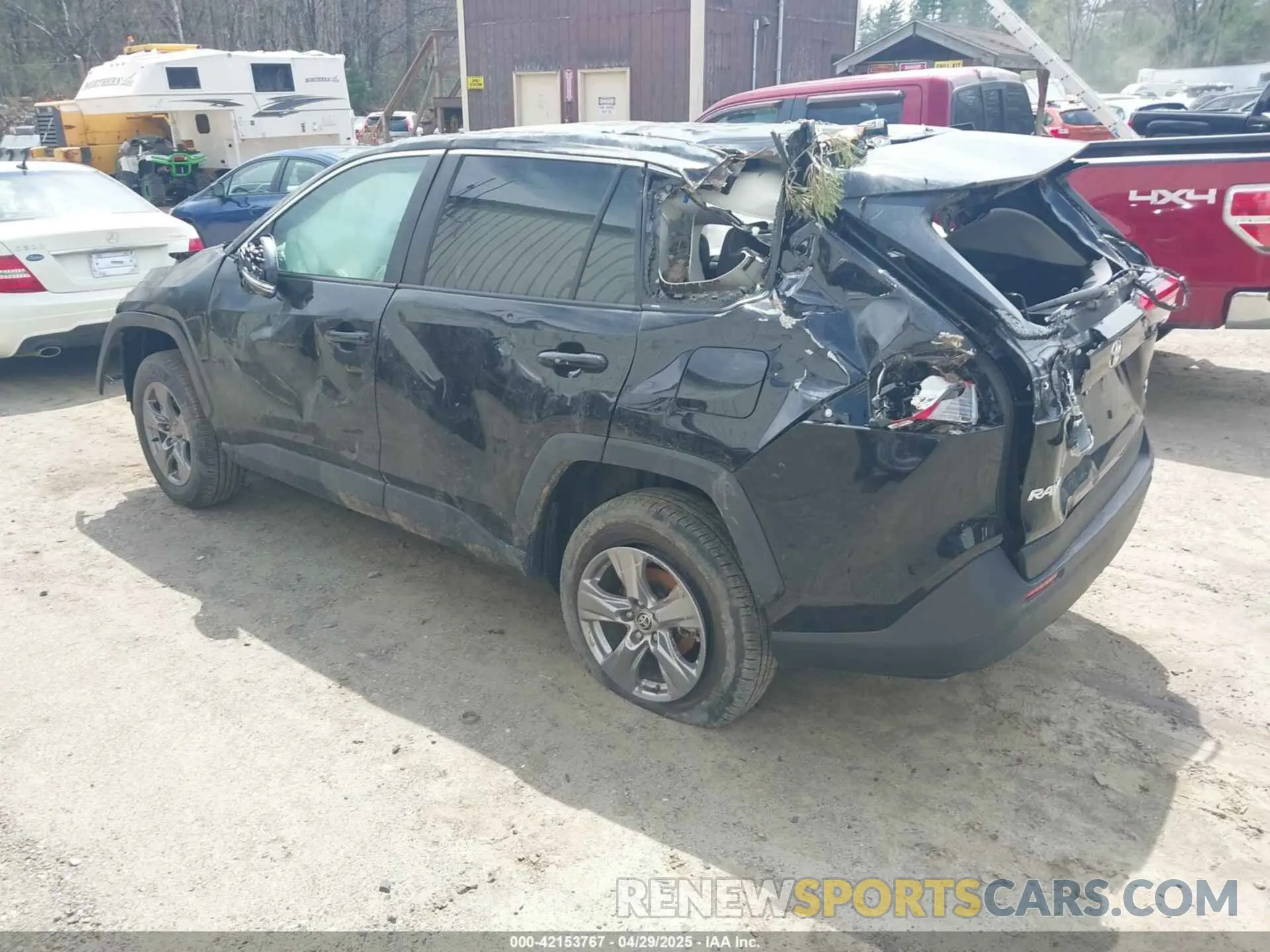 3 Фотография поврежденного автомобиля 2T3W1RFV8RC263524 TOYOTA RAV4 2024