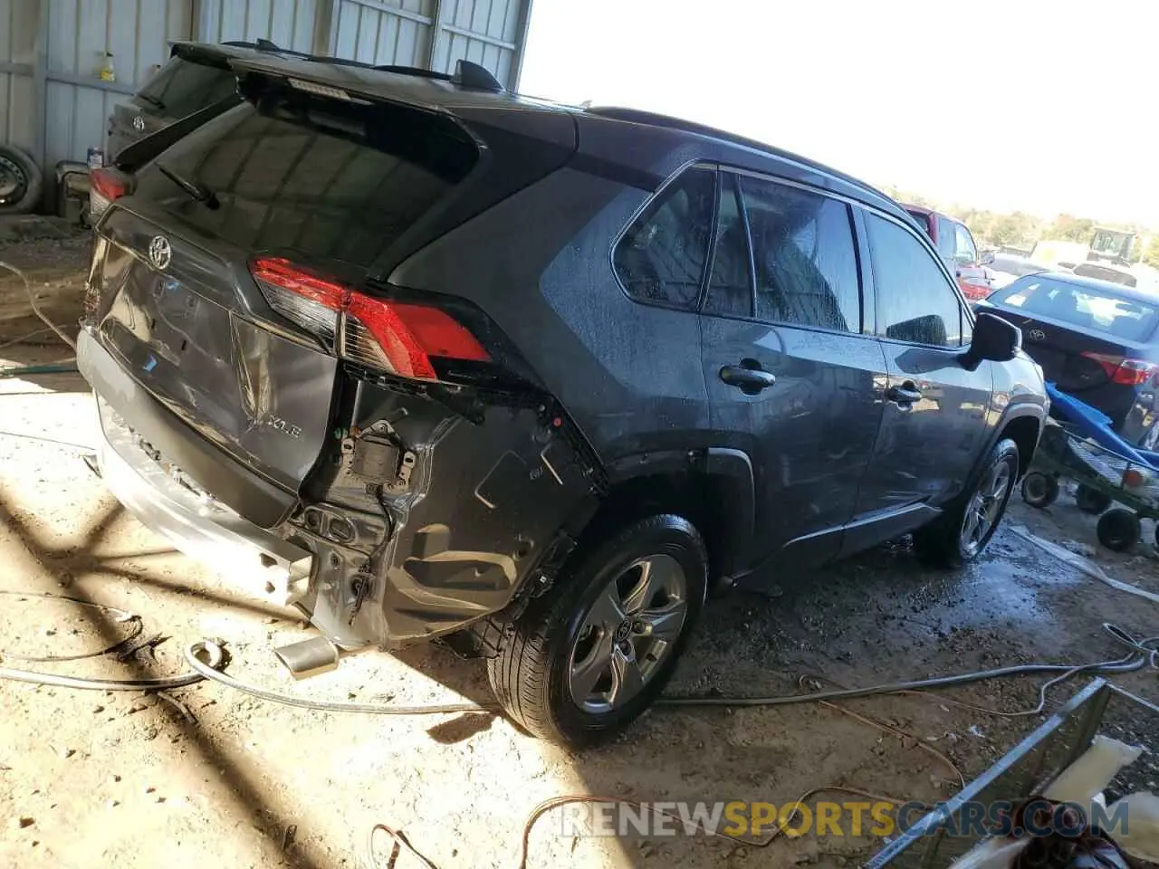 3 Фотография поврежденного автомобиля 2T3W1RFV8RC269260 TOYOTA RAV4 2024