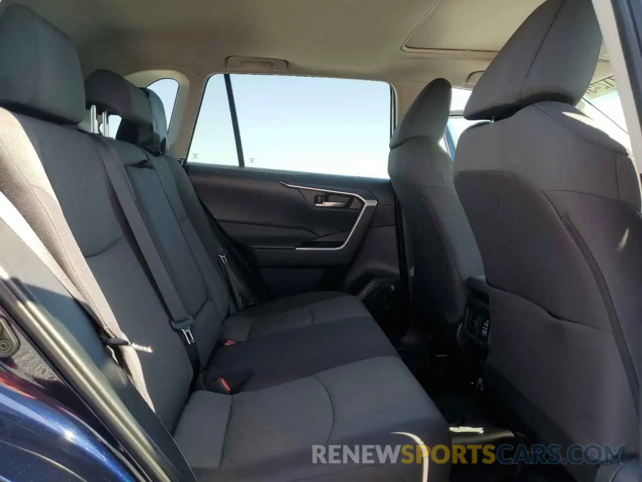 12 Фотография поврежденного автомобиля 2T3W1RFV8RW314129 TOYOTA RAV4 2024