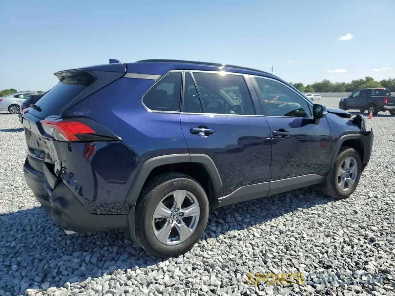 3 Фотография поврежденного автомобиля 2T3W1RFV8RW314129 TOYOTA RAV4 2024