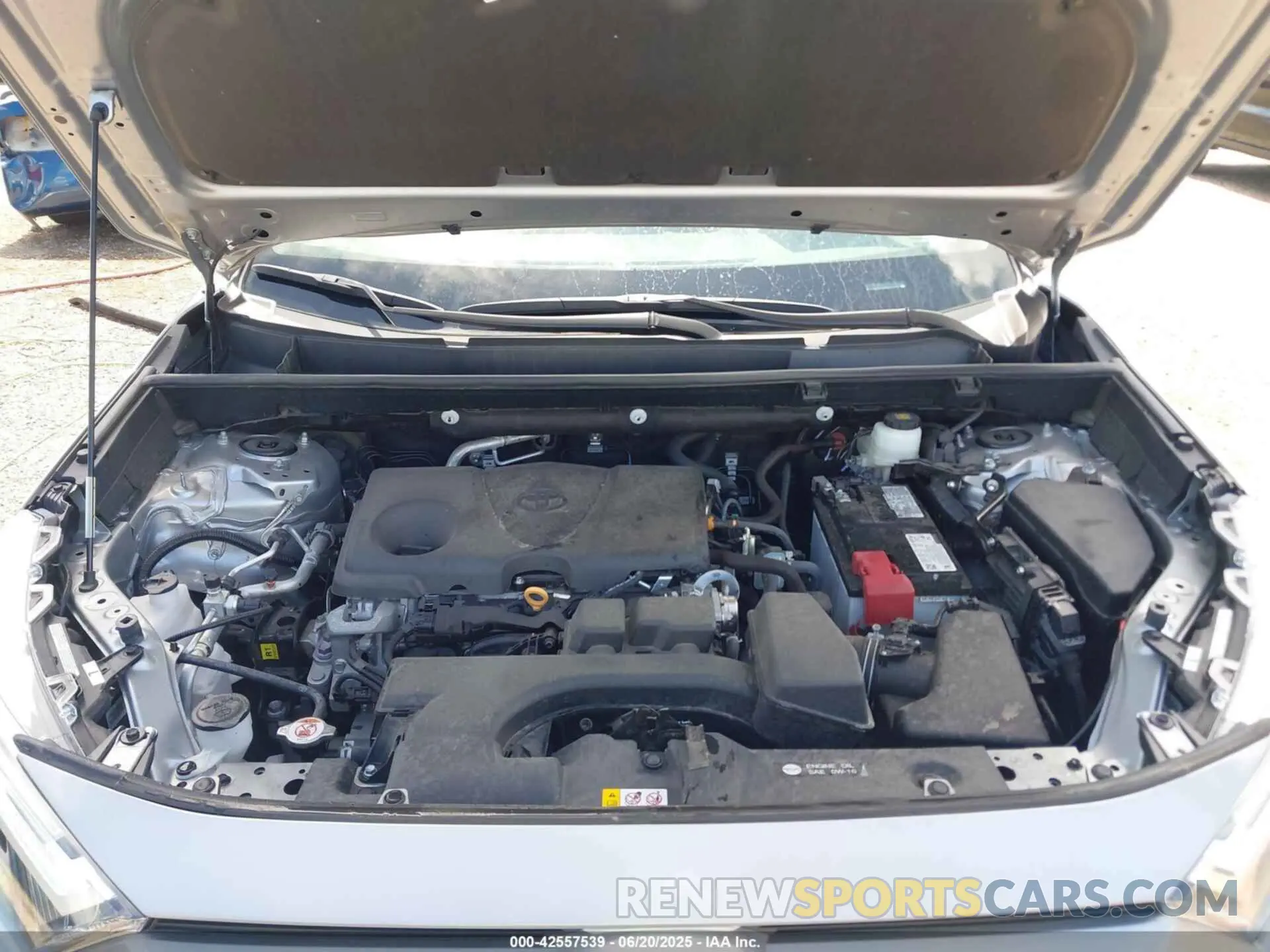 10 Фотография поврежденного автомобиля 2T3W1RFV8RW316415 TOYOTA RAV4 2024