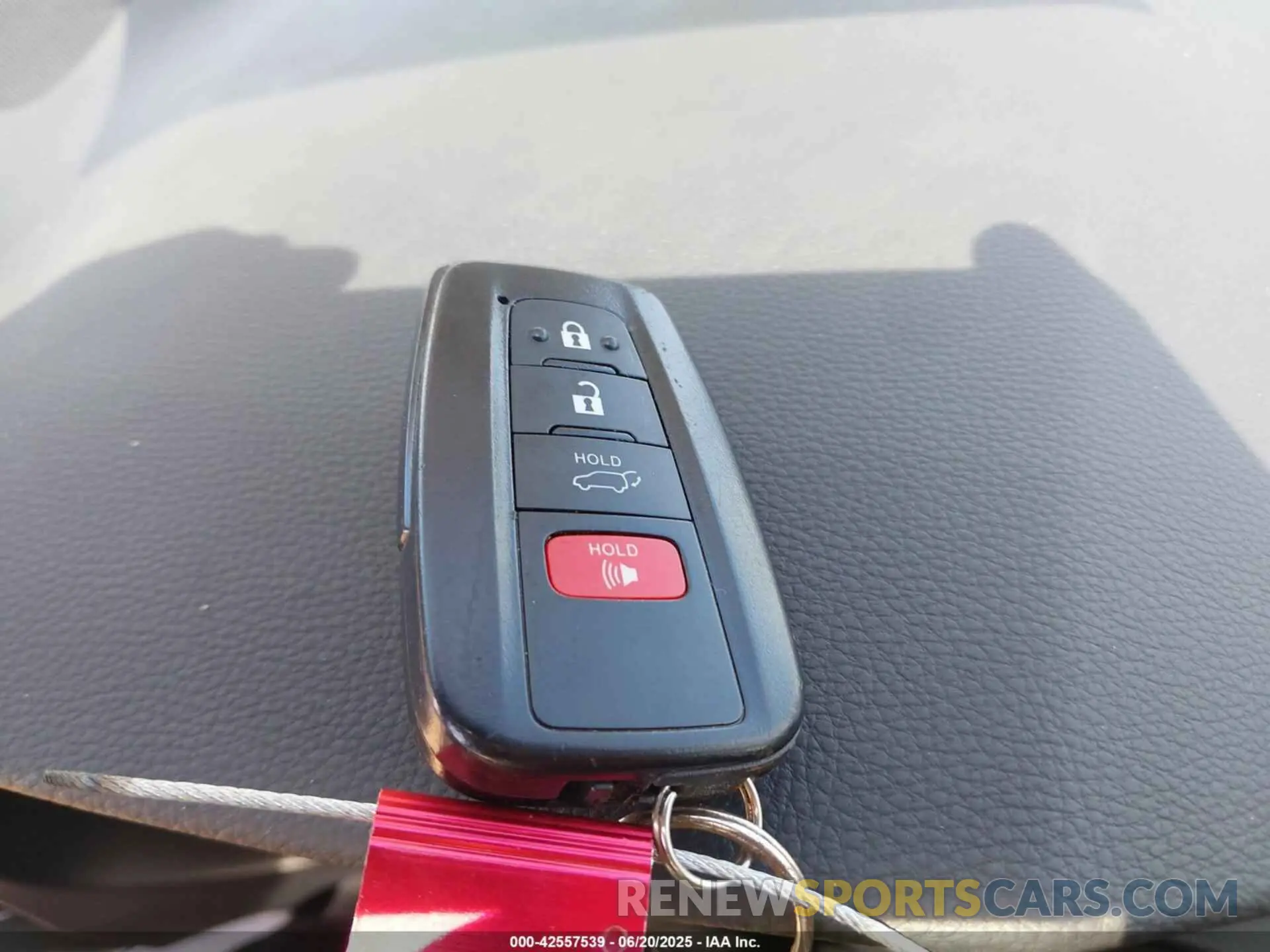 11 Фотография поврежденного автомобиля 2T3W1RFV8RW316415 TOYOTA RAV4 2024