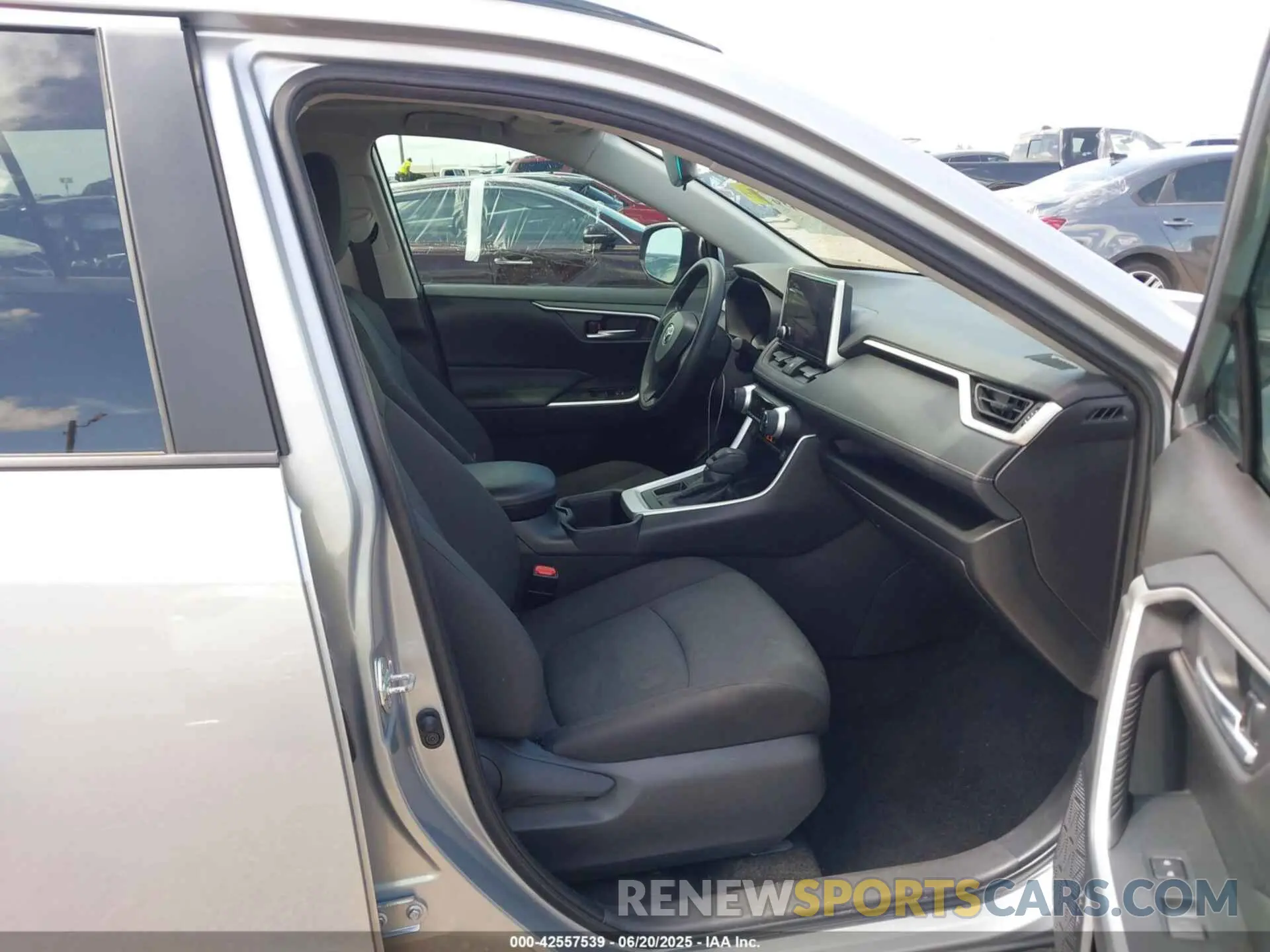 5 Фотография поврежденного автомобиля 2T3W1RFV8RW316415 TOYOTA RAV4 2024
