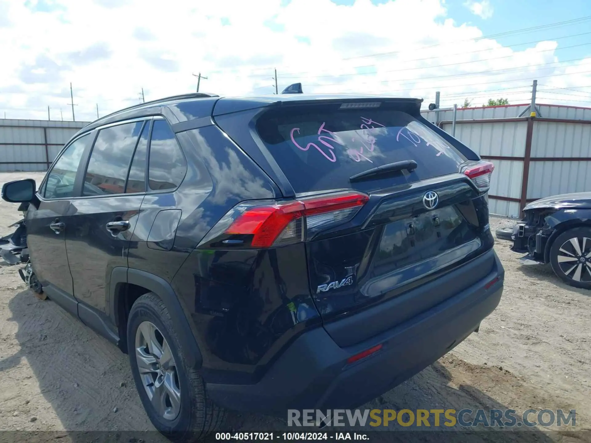 3 Фотография поврежденного автомобиля 2T3W1RFV8RW319489 TOYOTA RAV4 2024