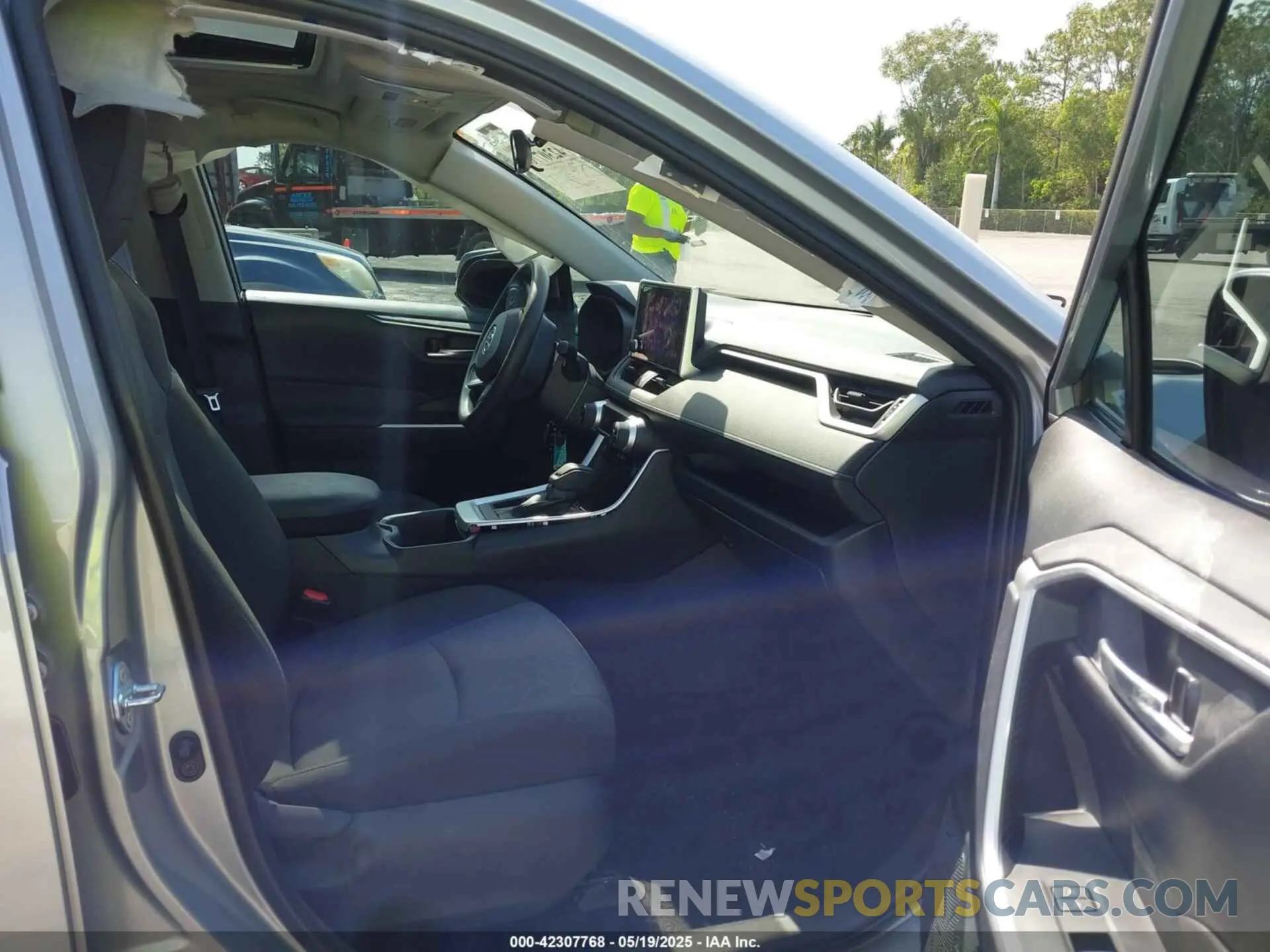 5 Photograph of a damaged car 2T3W1RFV8RW345106 TOYOTA RAV4 2024