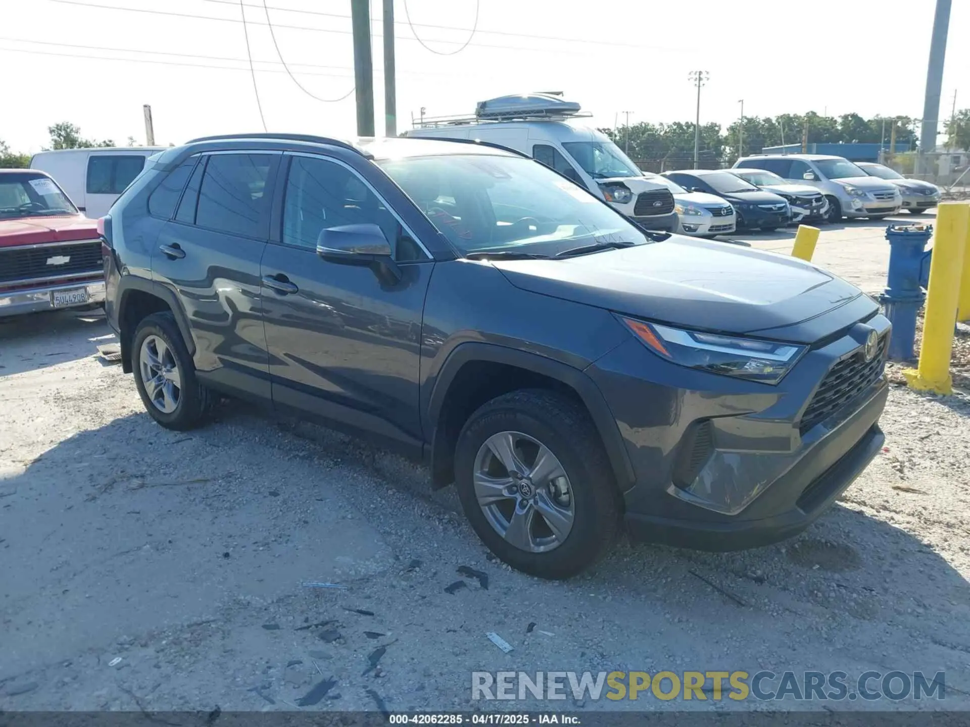 1 Фотография поврежденного автомобиля 2T3W1RFV8RW352296 TOYOTA RAV4 2024